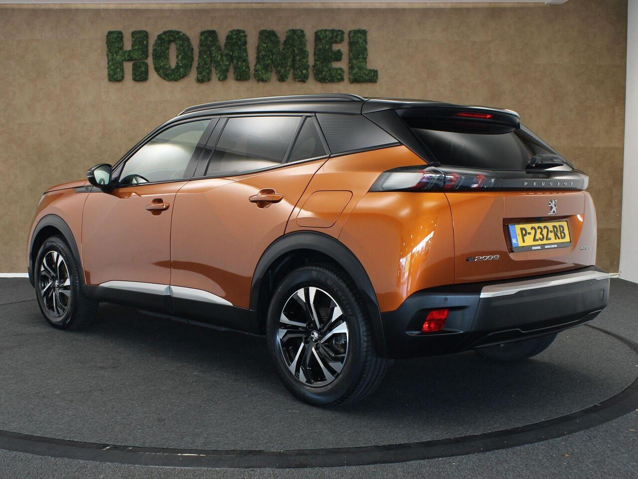 Peugeot e-2008 EV GT Pack 50 kWh SOH 92,9 % !!- CLIMATE CONTROL- PARKEERSENSOREN VOOR/ ACHTER - TWO TONE LAK - 17 INCH LICHT METALEN VELGEN - ARMSTEUN VOOR - SPORTSTUUR EN STOELEN - APPLE CARPLAY/ANDROID AUTO - ADAPTIEVE CRUISE CONTROL