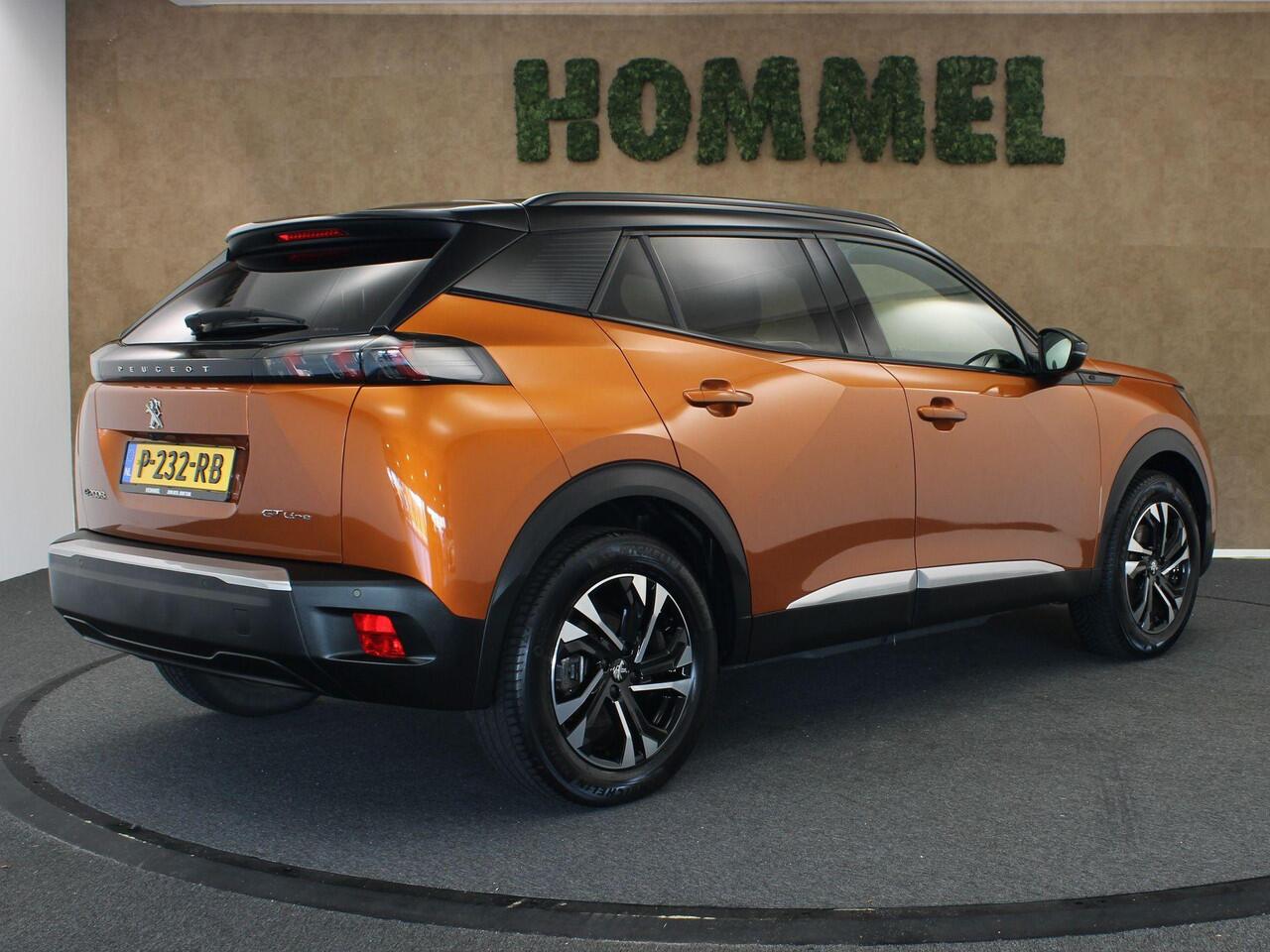 Peugeot e-2008 EV GT Pack 50 kWh SOH 92,9 % !!- CLIMATE CONTROL- PARKEERSENSOREN VOOR/ ACHTER - TWO TONE LAK - 17 INCH LICHT METALEN VELGEN - ARMSTEUN VOOR - SPORTSTUUR EN STOELEN - APPLE CARPLAY/ANDROID AUTO - ADAPTIEVE CRUISE CONTROL