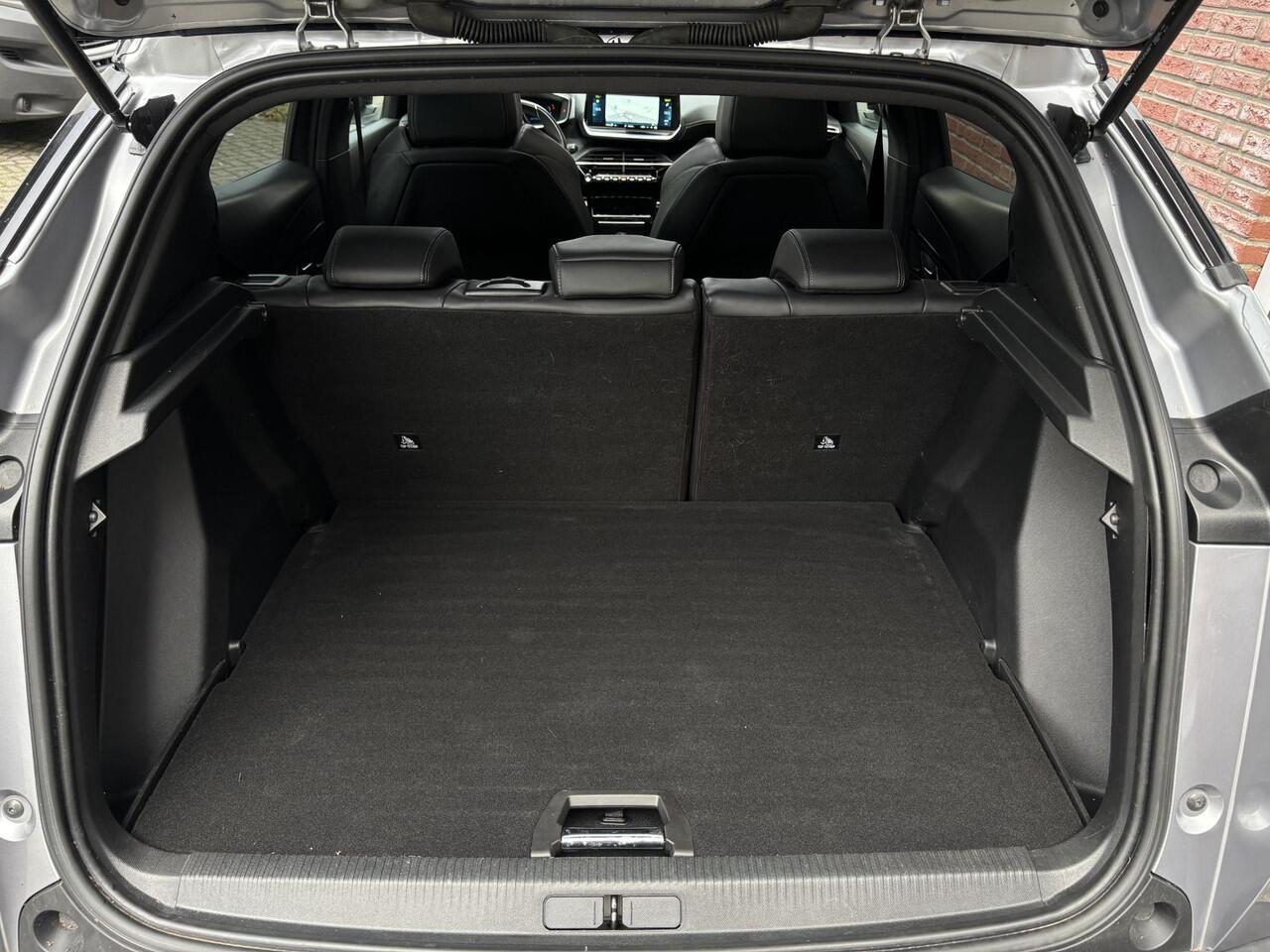 Peugeot e-2008 GT Pack 50kWh EV 136pk AUTOMAAT | SCHUIF/KANTELDAK | NAPPA LEDER | STOELVERW. | KEYLESS ENTRY | ADAPTIVE CRUISE | NAVI | CAMERA