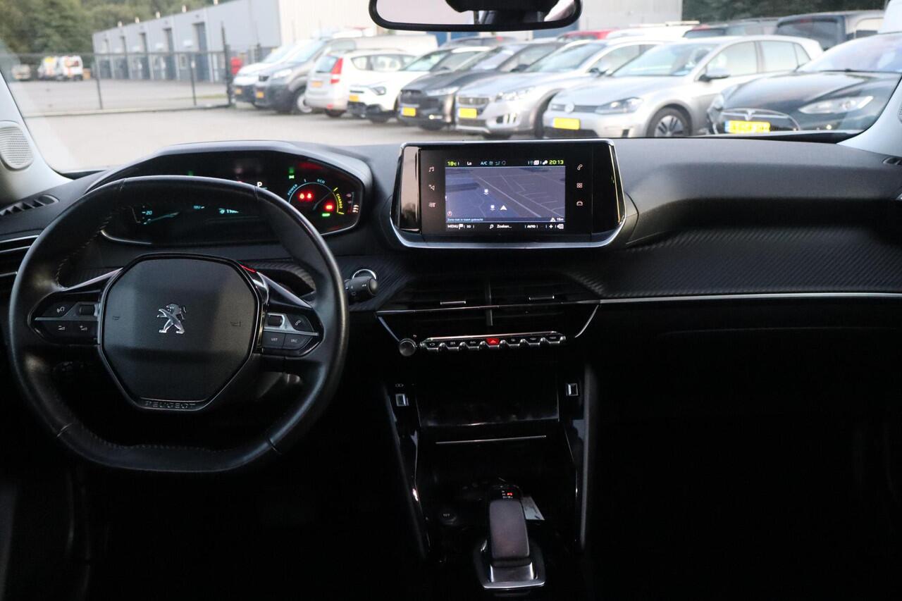Peugeot e-2008 EV Allure 50 kWh SOH 94%, Cruise control, Climate control, Achteruitrijcamera