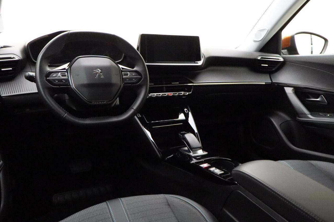 Peugeot e-2008 EV Allure 50 kWh | Apple carplay/Android auto | Parkeercamera | Stoelverwarming | Airco automatisch |