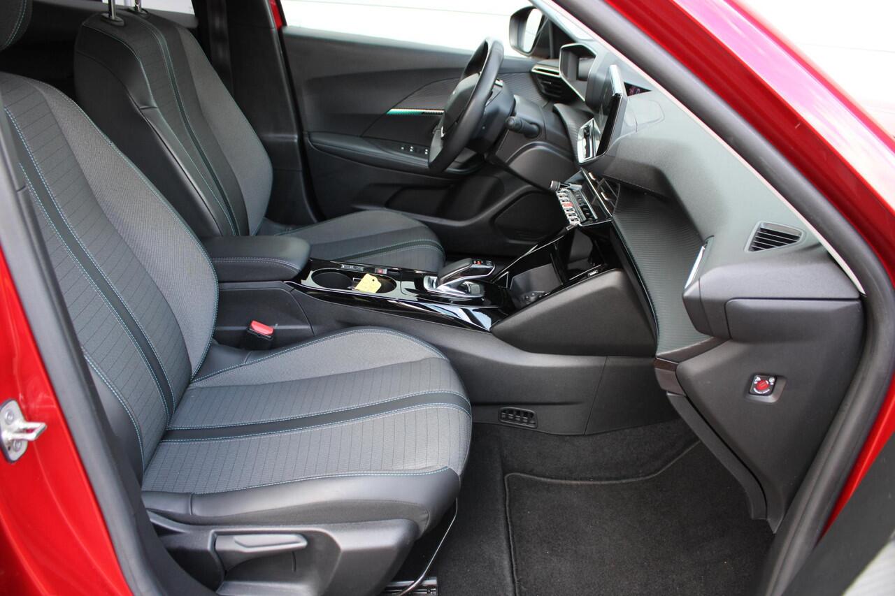 Peugeot e-2008 EV Allure Pack 50 kWh Airco Navi Camera Carplay Dealer onderhouden