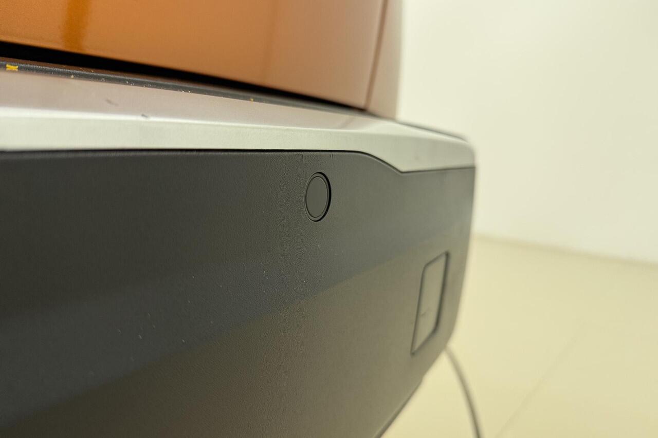 Peugeot e-2008 EV Allure Pack 50 kWh 100% Elektrisch | Camera | Navigatie | Lichtmetalen velgen | Stoelverwarming | Cruise Control | Airco | 3-D Instrumentenpaneel | Dealer onderhouden