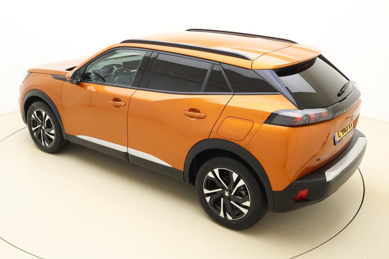 Peugeot e-2008 EV Allure Pack 50 kWh 100% Elektrisch | Camera | Navigatie | Lichtmetalen velgen | Stoelverwarming | Cruise Control | Airco | 3-D Instrumentenpaneel | Dealer onderhouden