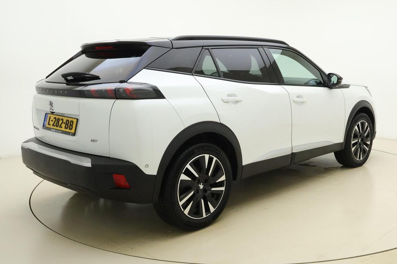 Peugeot e-2008 EV GT Pack 50 kWh Leer/alcantara | stoelverwarming | Navigatie | Camera