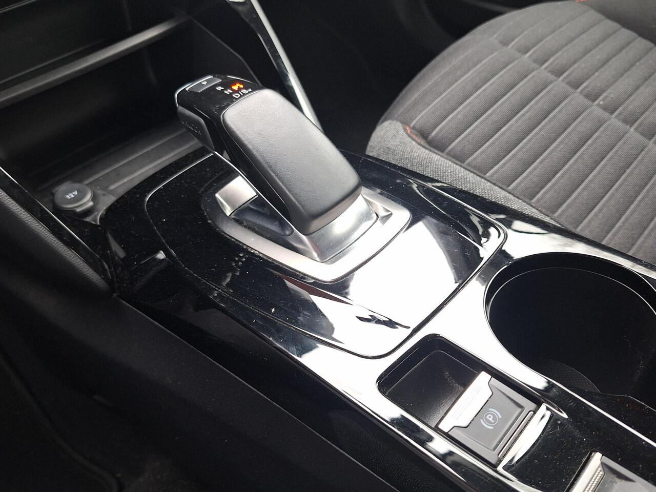 Peugeot e-2008 EV Active Pack 50 kWh | SOH: 91,9% | Climate | Navi | Cruise Control |