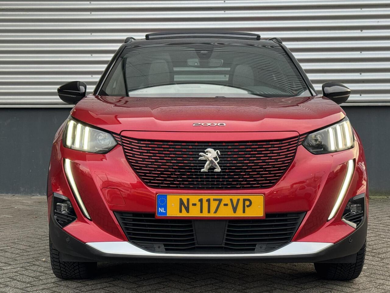 Peugeot e-2008 GT Pack EV 50kWh 136pk AUTOMAAT | SCHUIF/KANTELDAK | ALCANTARA | STOELVERW. | NAVI | KEYLESS | CAMERA | 18" 'EVISSA' | ADAPTIVE CRUISE