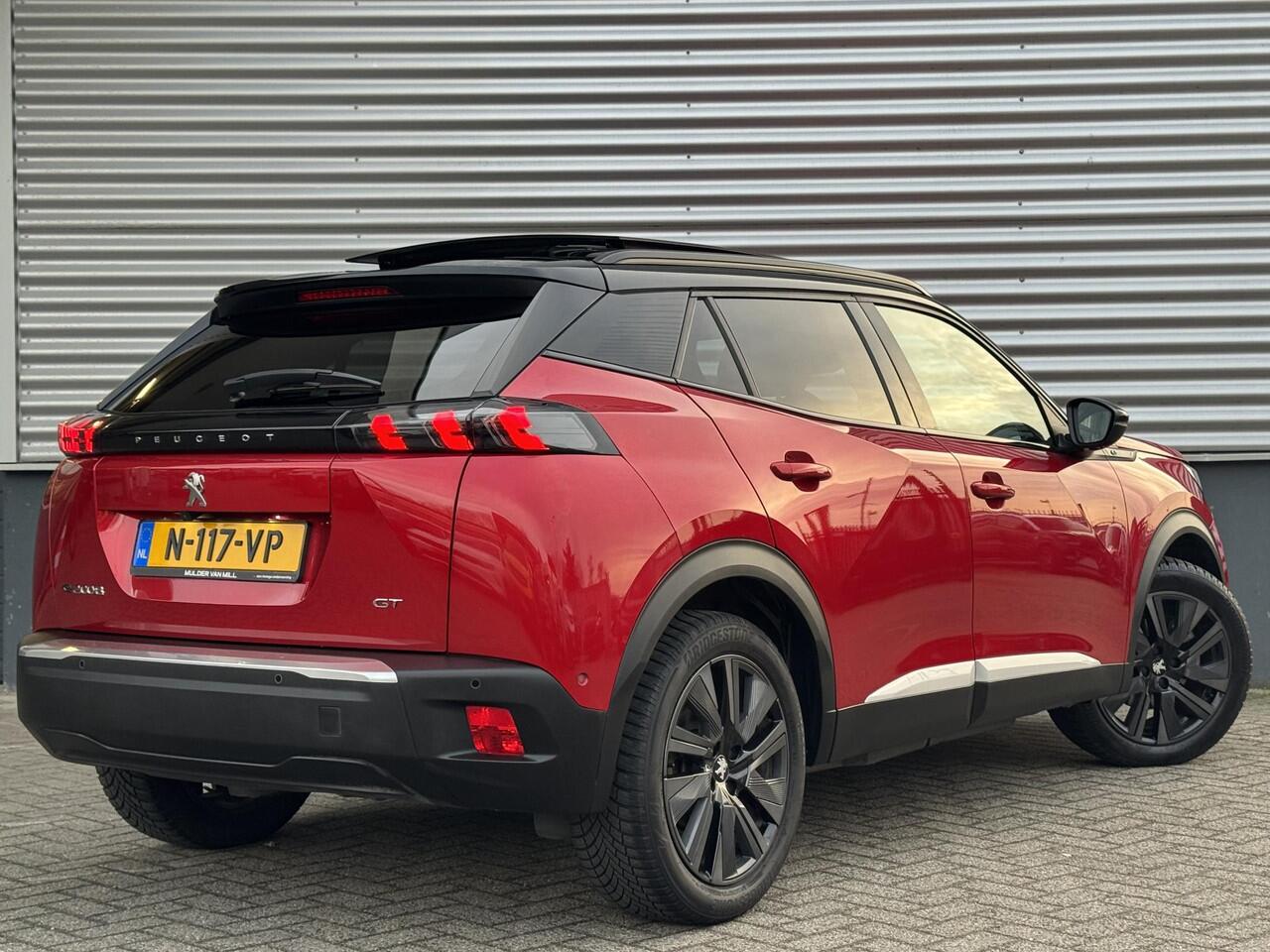 Peugeot e-2008 GT Pack EV 50kWh 136pk AUTOMAAT | SCHUIF/KANTELDAK | ALCANTARA | STOELVERW. | NAVI | KEYLESS | CAMERA | 18" 'EVISSA' | ADAPTIVE CRUISE