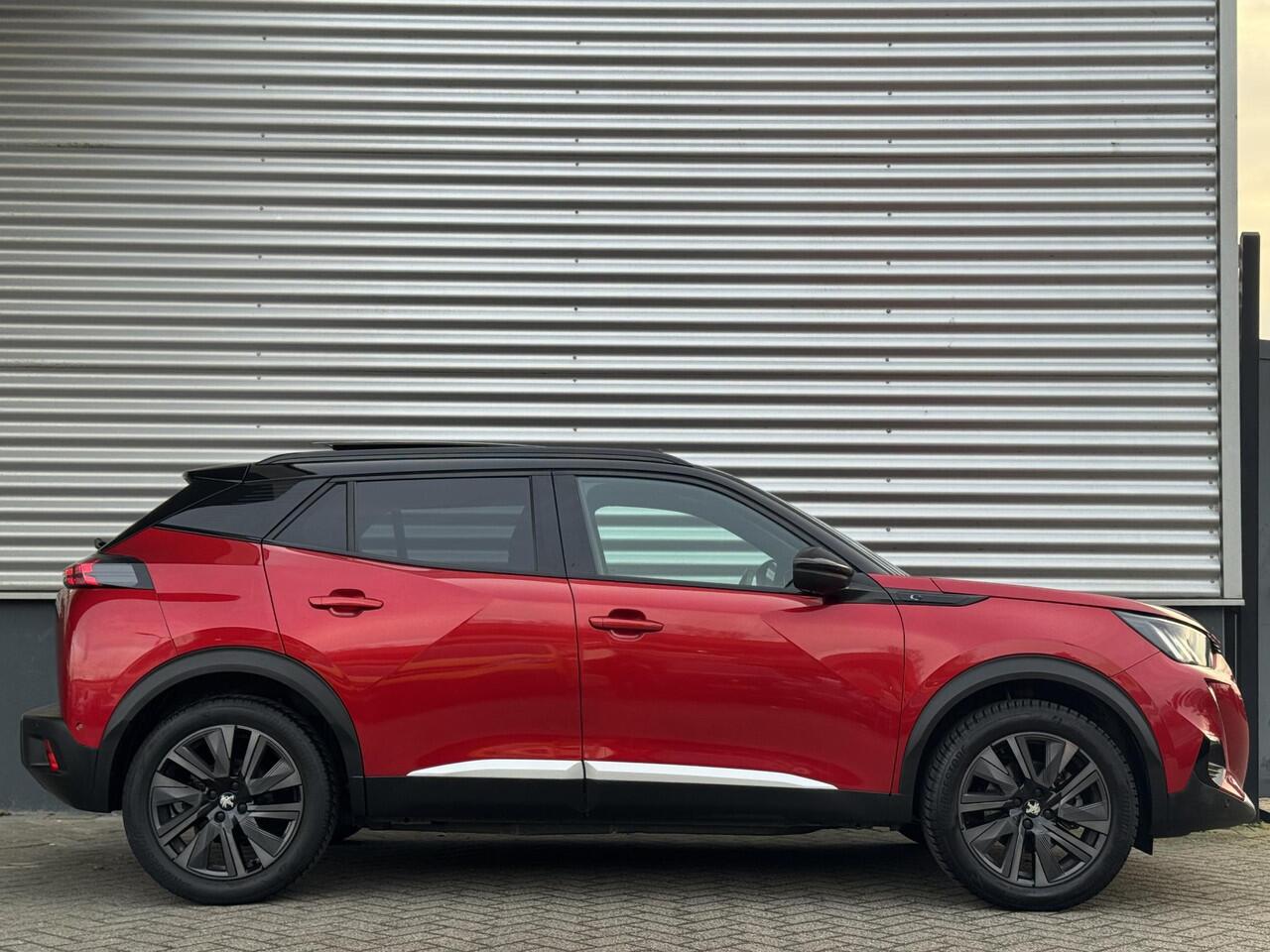 Peugeot e-2008 GT Pack EV 50kWh 136pk AUTOMAAT | SCHUIF/KANTELDAK | ALCANTARA | STOELVERW. | NAVI | KEYLESS | CAMERA | 18" 'EVISSA' | ADAPTIVE CRUISE