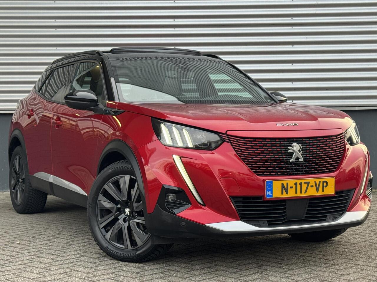 Peugeot e-2008 GT Pack EV 50kWh 136pk AUTOMAAT | SCHUIF/KANTELDAK | ALCANTARA | STOELVERW. | NAVI | KEYLESS | CAMERA | 18" 'EVISSA' | ADAPTIVE CRUISE