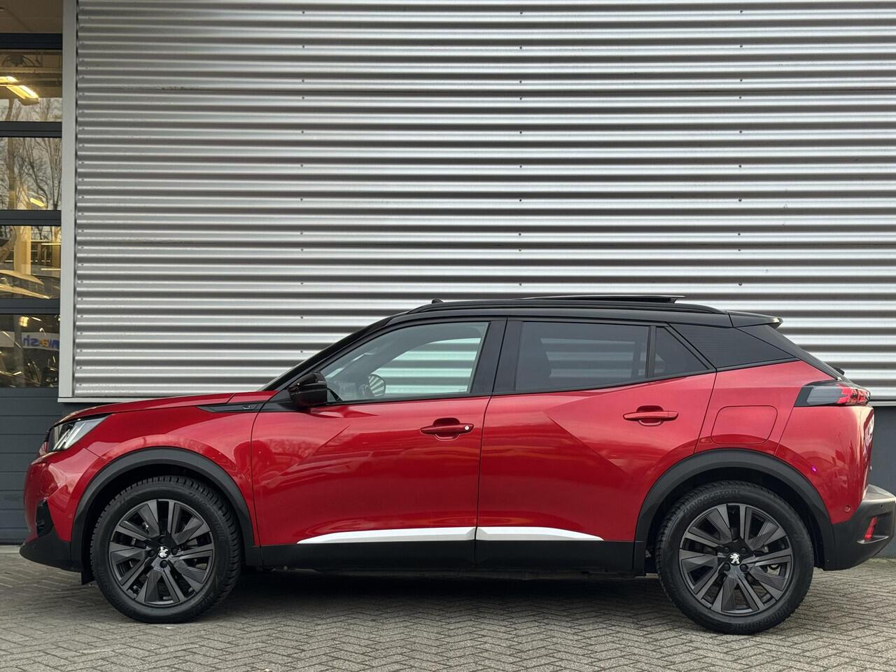 Peugeot e-2008 GT Pack EV 50kWh 136pk AUTOMAAT | SCHUIF/KANTELDAK | ALCANTARA | STOELVERW. | NAVI | KEYLESS | CAMERA | 18" 'EVISSA' | ADAPTIVE CRUISE