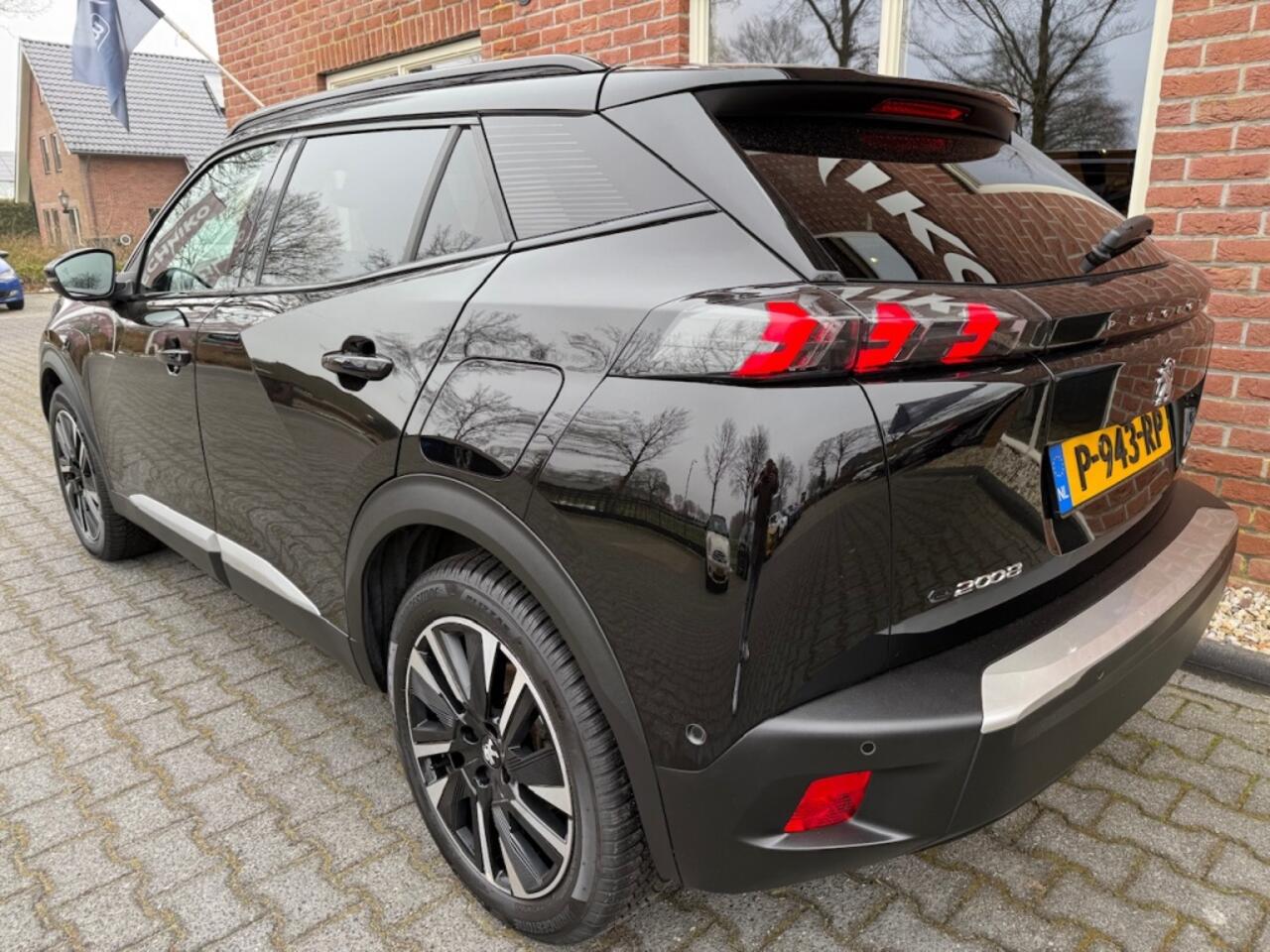 Peugeot e-2008 EV GT 50 kWh CAMERA / VIRTUAL COCKPIT / FULL.LED / CARPLAY / AN