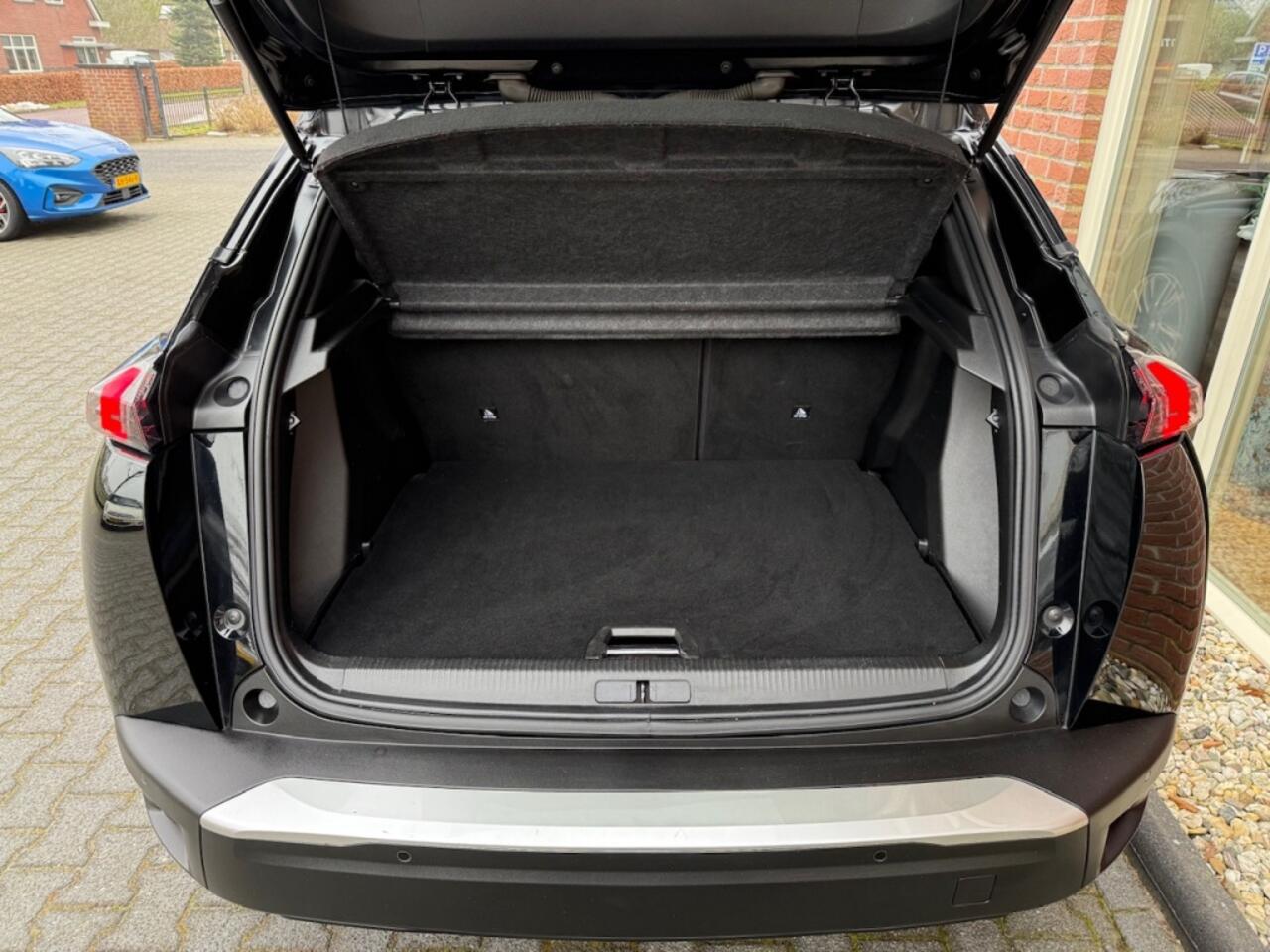 Peugeot e-2008 EV GT 50 kWh CAMERA / VIRTUAL COCKPIT / FULL.LED / CARPLAY / AN