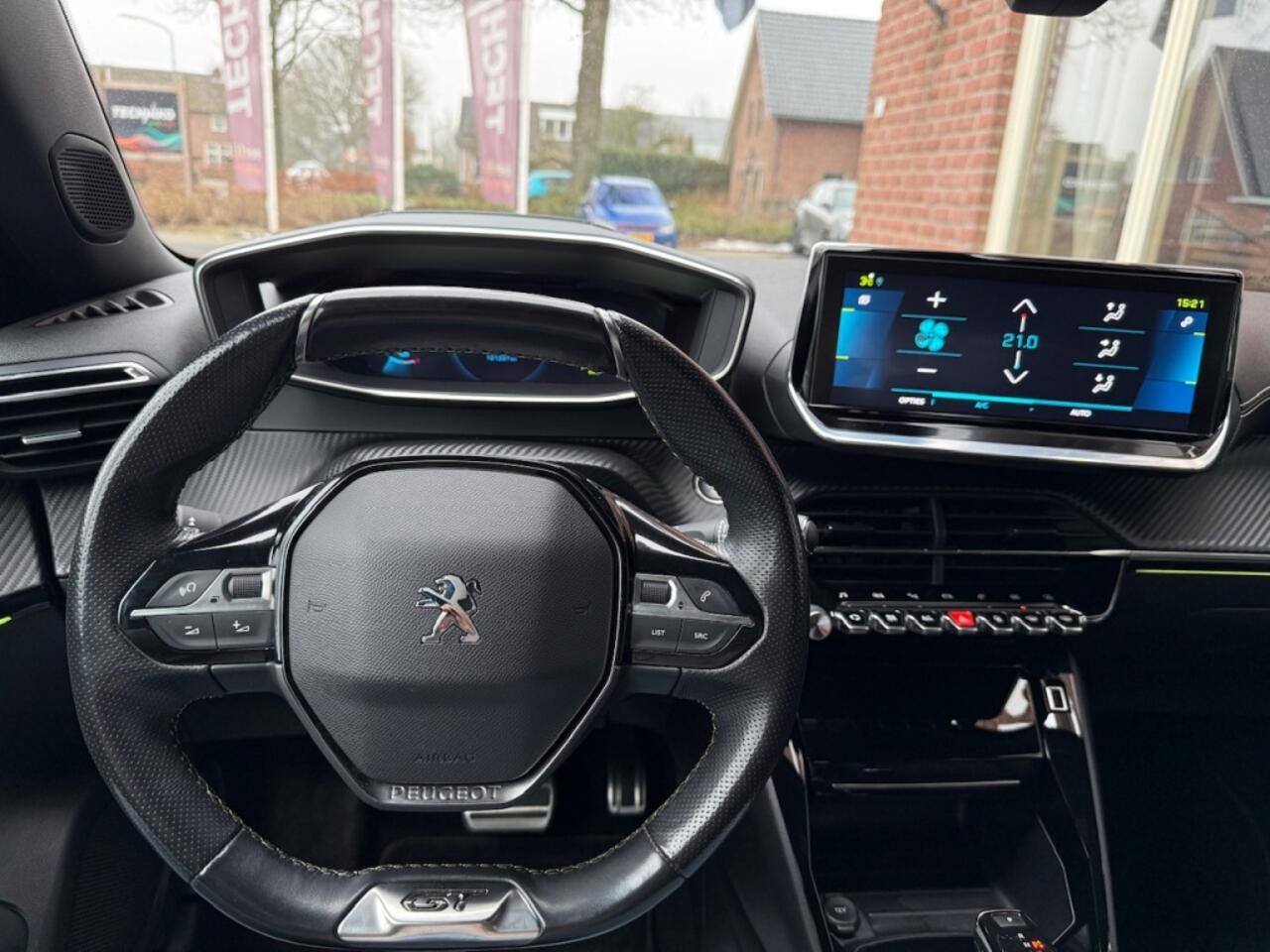 Peugeot e-2008 EV GT 50 kWh CAMERA / VIRTUAL COCKPIT / FULL.LED / CARPLAY / AN