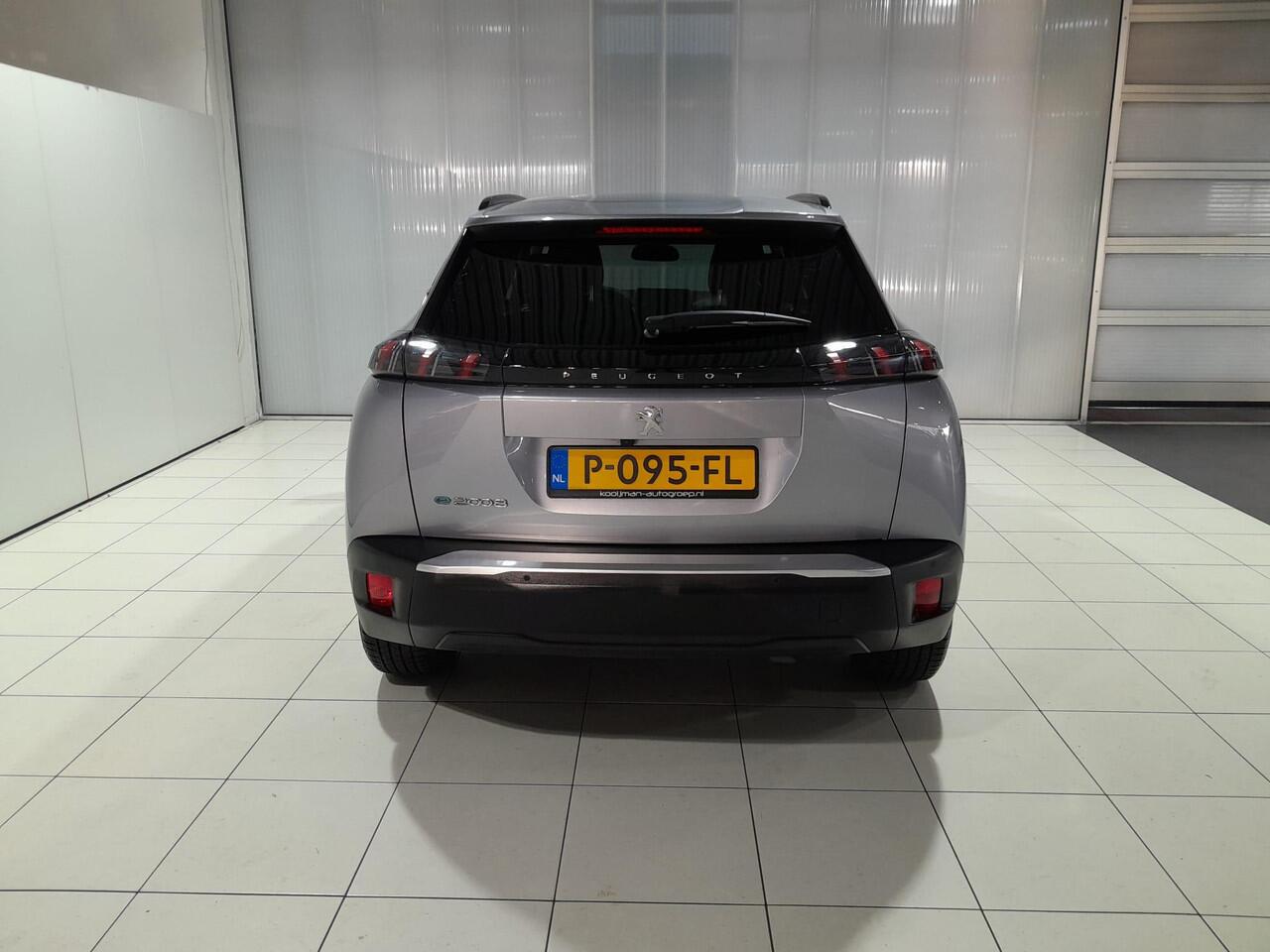 Peugeot e-2008 EV Allure 50 kWh | Navigatie | LED mistlampen | All season banden |