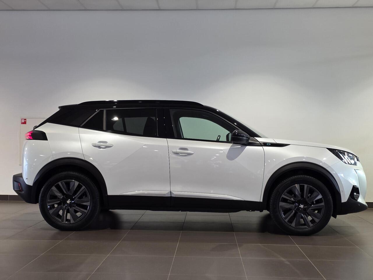 Peugeot e-2008 GT Pack EV 50kWh 136pk | SCHUIF/KANTELDAK | CAMERA | NAVI | ALCANTARA/LEDER | ADAPTIVE CRUISE | 18" EVISSA | KEYLESS ENTRY