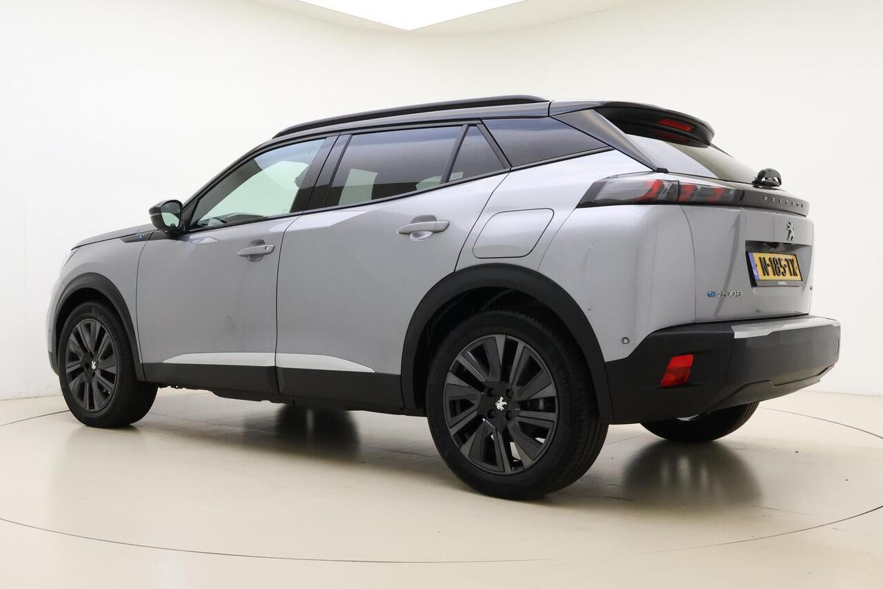 Peugeot e-2008 EV GT Pack 50 kWh | Adaptive Cruise Control | Panorama dak | Stoelverwarming | Alcantara bekleding | Full LED | Camera | Drive Assist | Keyless Entry & Start | Navigatie