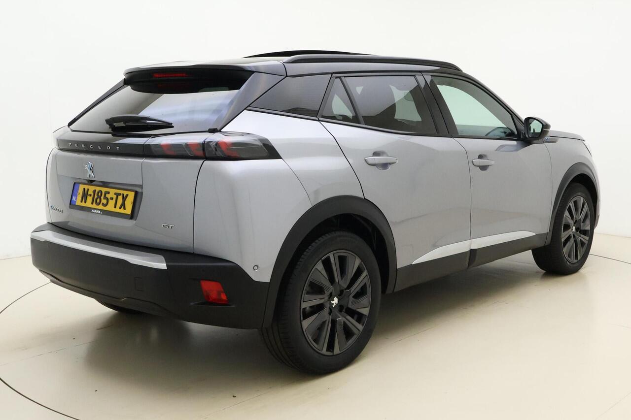 Peugeot e-2008 EV GT Pack 50 kWh | Adaptive Cruise Control | Panorama dak | Stoelverwarming | Alcantara bekleding | Full LED | Camera | Drive Assist | Keyless Entry & Start | Navigatie