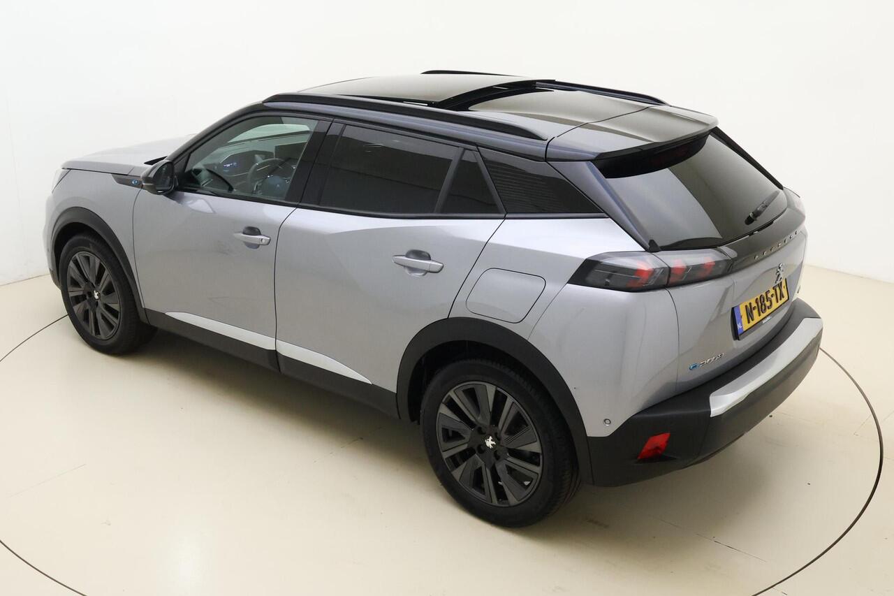 Peugeot e-2008 EV GT Pack 50 kWh | Adaptive Cruise Control | Panorama dak | Stoelverwarming | Alcantara bekleding | Full LED | Camera | Drive Assist | Keyless Entry & Start | Navigatie