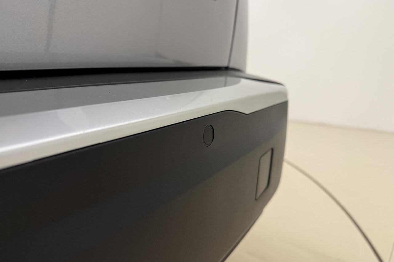 Peugeot e-2008 EV GT Pack 50 kWh | Adaptive Cruise Control | Panorama dak | Stoelverwarming | Alcantara bekleding | Full LED | Camera | Drive Assist | Keyless Entry & Start | Navigatie