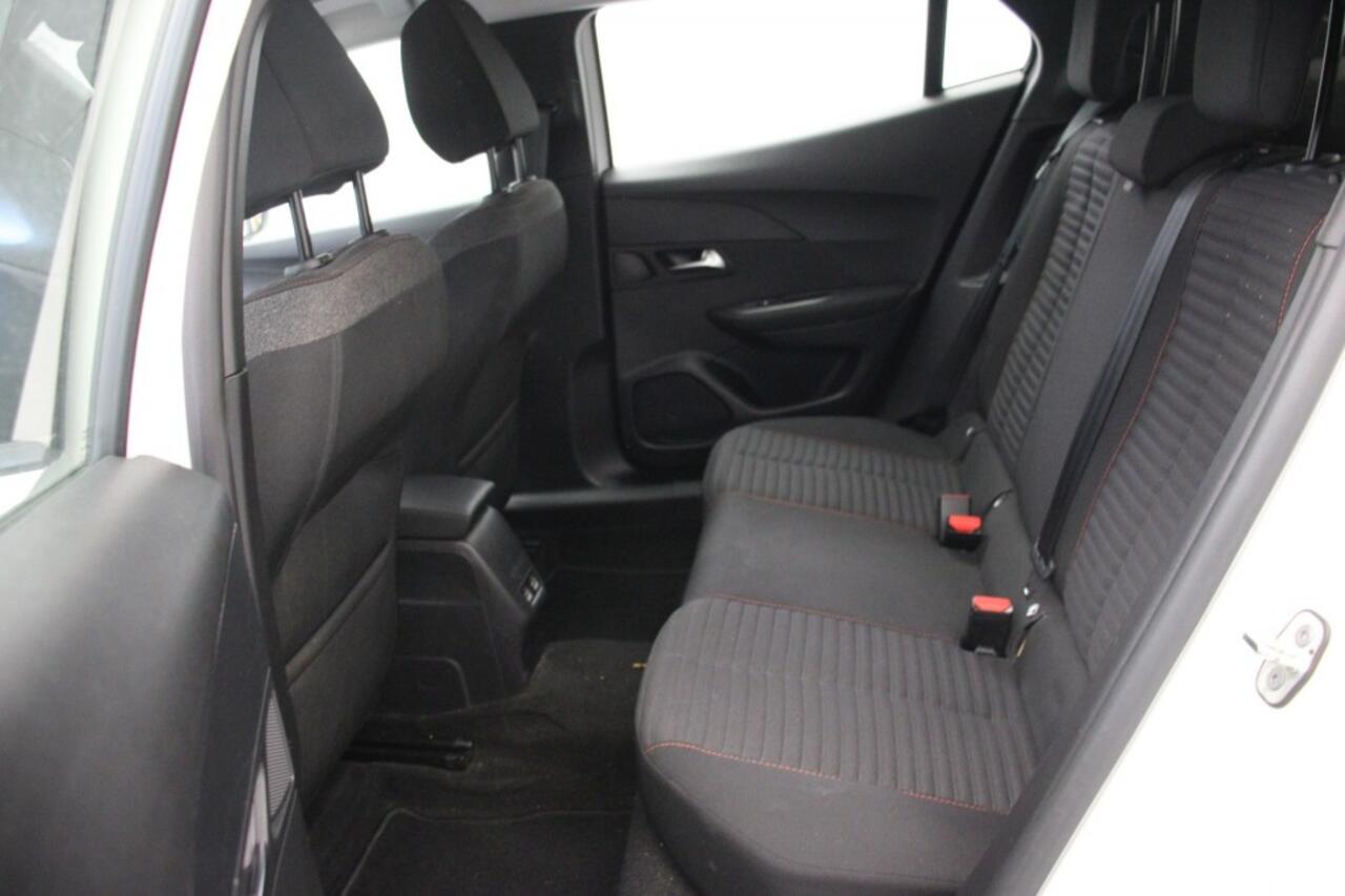 Peugeot e-2008 Active Pack 50 kWh - Carplay, Stoelverwarming, SOH 92%