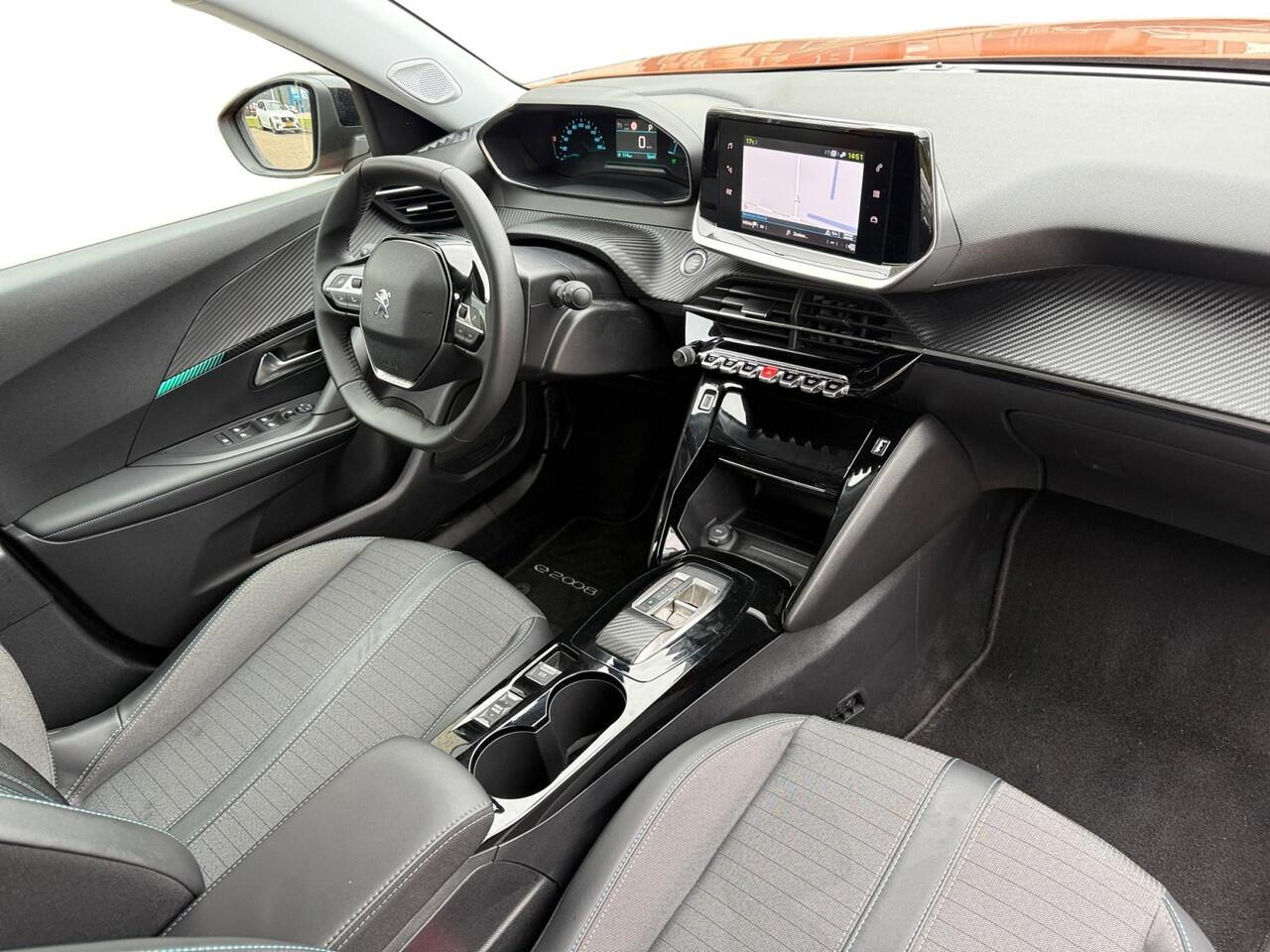 Peugeot e-2008 EV Allure 50 kWh | NAVI | CAMERA | LMV | 1 JAAR GARANTIE