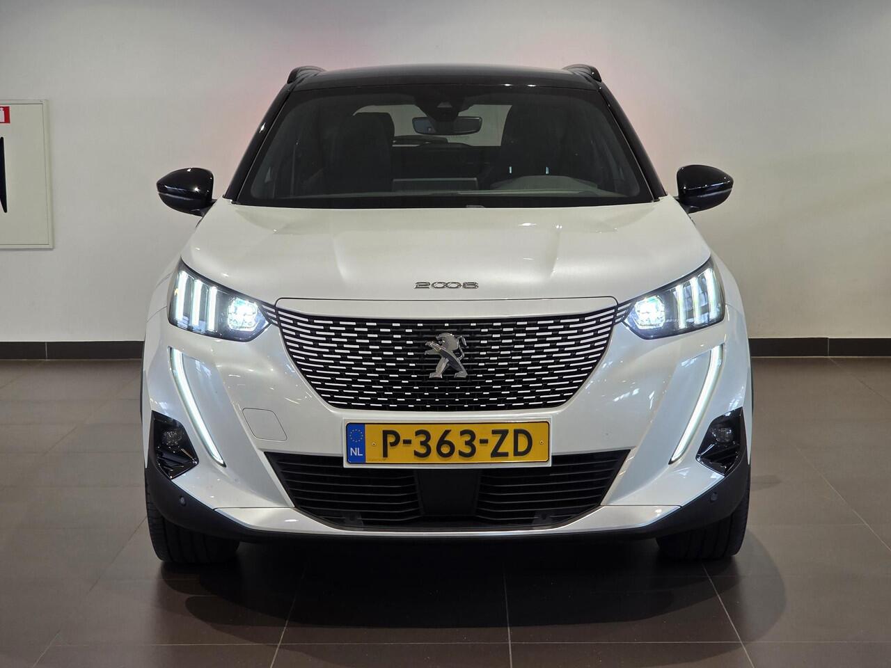 Peugeot e-2008 GT Pack EV 50kWh 136pk | SCHUIF/KANTELDAK | CAMERA | NAVI | ALCANTARA/LEDER | ADAPTIVE CRUISE | 18" EVISSA | KEYLESS ENTRY