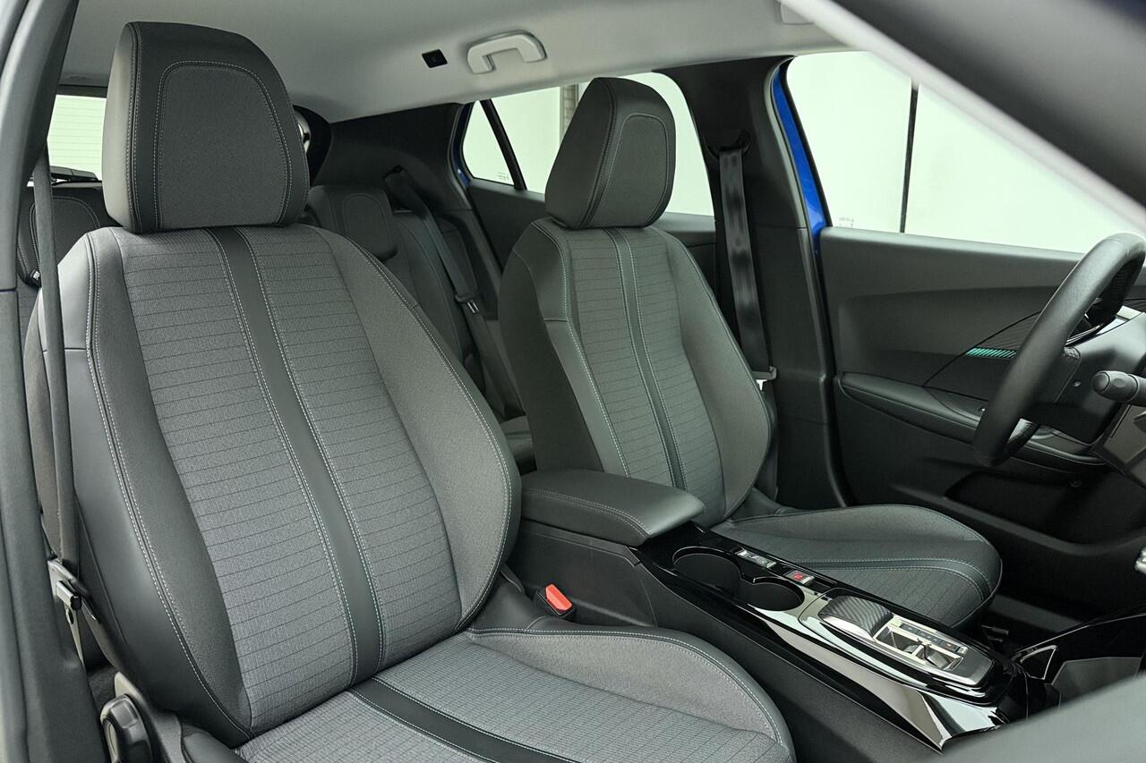 Peugeot e-2008 EV Allure Pack 50 kWh | Navigatie | Apple Carplay/Android Auto | Climate&Cruise Control| Camera | LM velgen