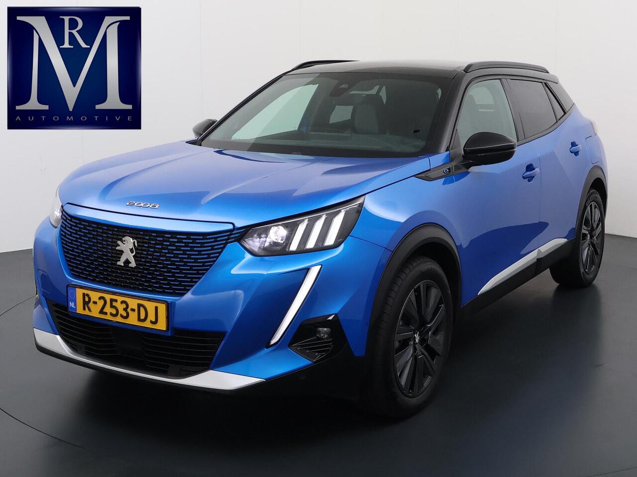 Peugeot e-2008 EV GT Pack 50 kWh VAN ¤ 20.900,- VOOR ¤ 18.440,- UW LENTEVOORDEEL ¤ 2.460,-! |SOH 90% | 3-Fase boordlader | Warmtepomp | Open Panoramadak | Camera | Stoelverwarming | Adaptieve Cruise Control | Full Option | Dealeronderhouden | Inclusief 12 mnd BOVAG gara
