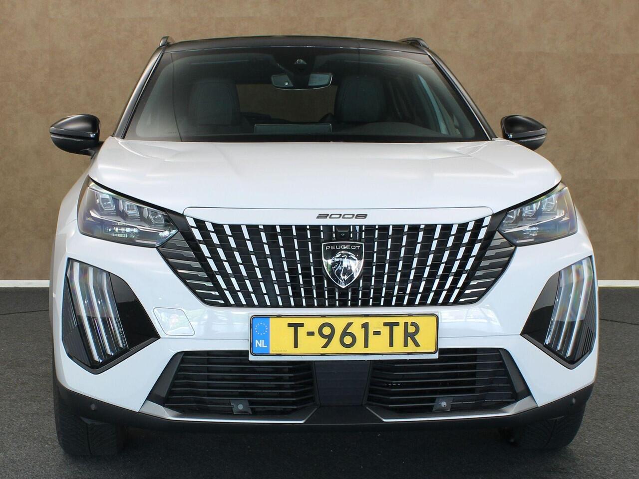 Peugeot e-2008 EV GT 54 kWh SOH 96,1%! - ORIGINEEL NEDERLANDSE AUTO - PARKEERSENSOREN VOOR EN ACHTER - 360 GRADEN CAMERA - NAVIGATIE - KEYLESS ENRTY & START - ADAPTIVE CRUISE CONTROL - CLIMATE CONTROL- DAADLOZE TELEFOONLADER