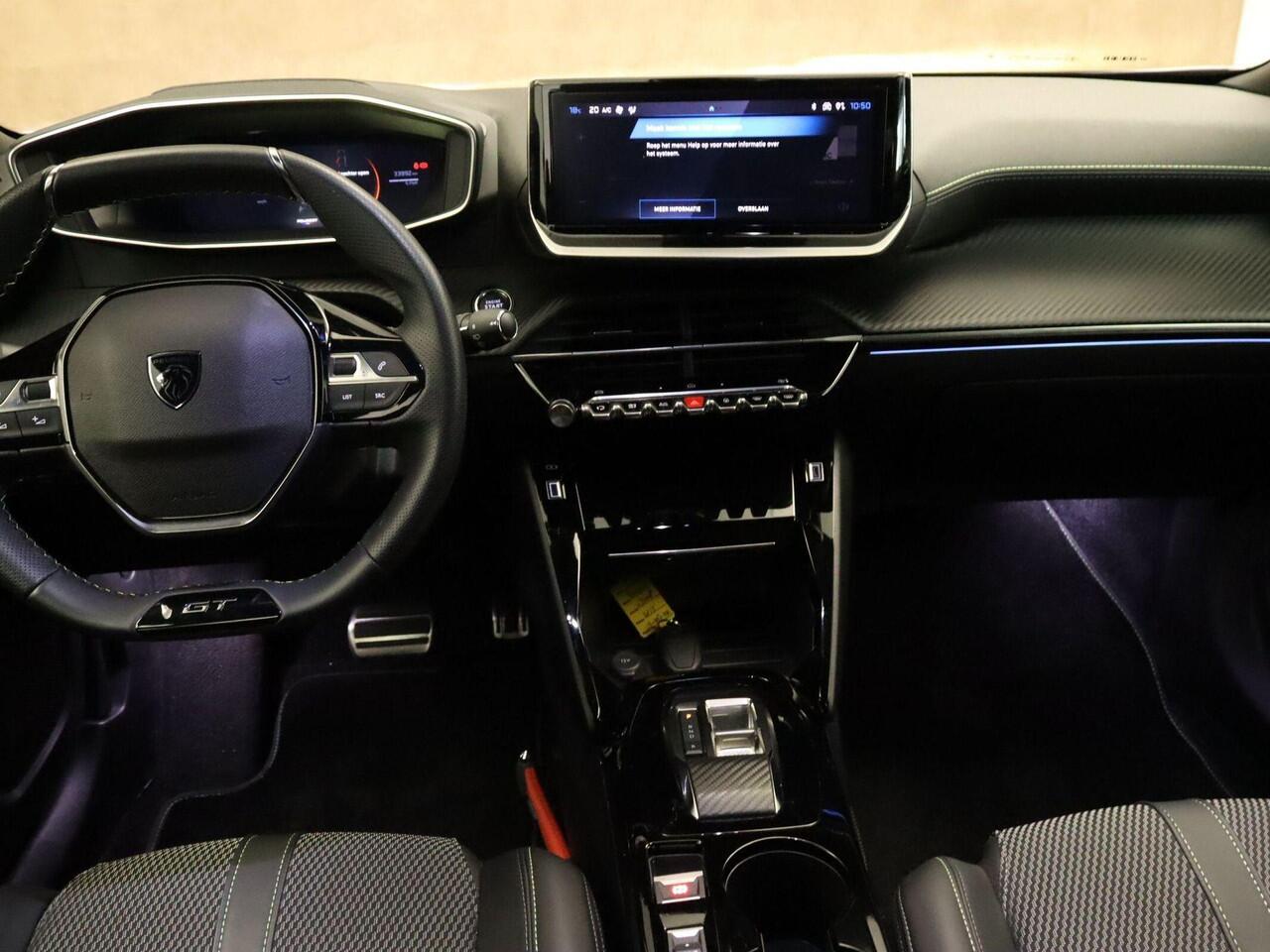 Peugeot e-2008 EV GT 54 kWh SOH 96,1%! - ORIGINEEL NEDERLANDSE AUTO - PARKEERSENSOREN VOOR EN ACHTER - 360 GRADEN CAMERA - NAVIGATIE - KEYLESS ENRTY & START - ADAPTIVE CRUISE CONTROL - CLIMATE CONTROL- DAADLOZE TELEFOONLADER