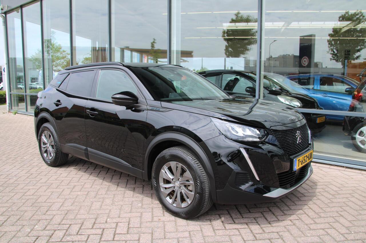 Peugeot e-2008 EV Style 50 kWh Airco Navi Camera Carplay Zeer mooi