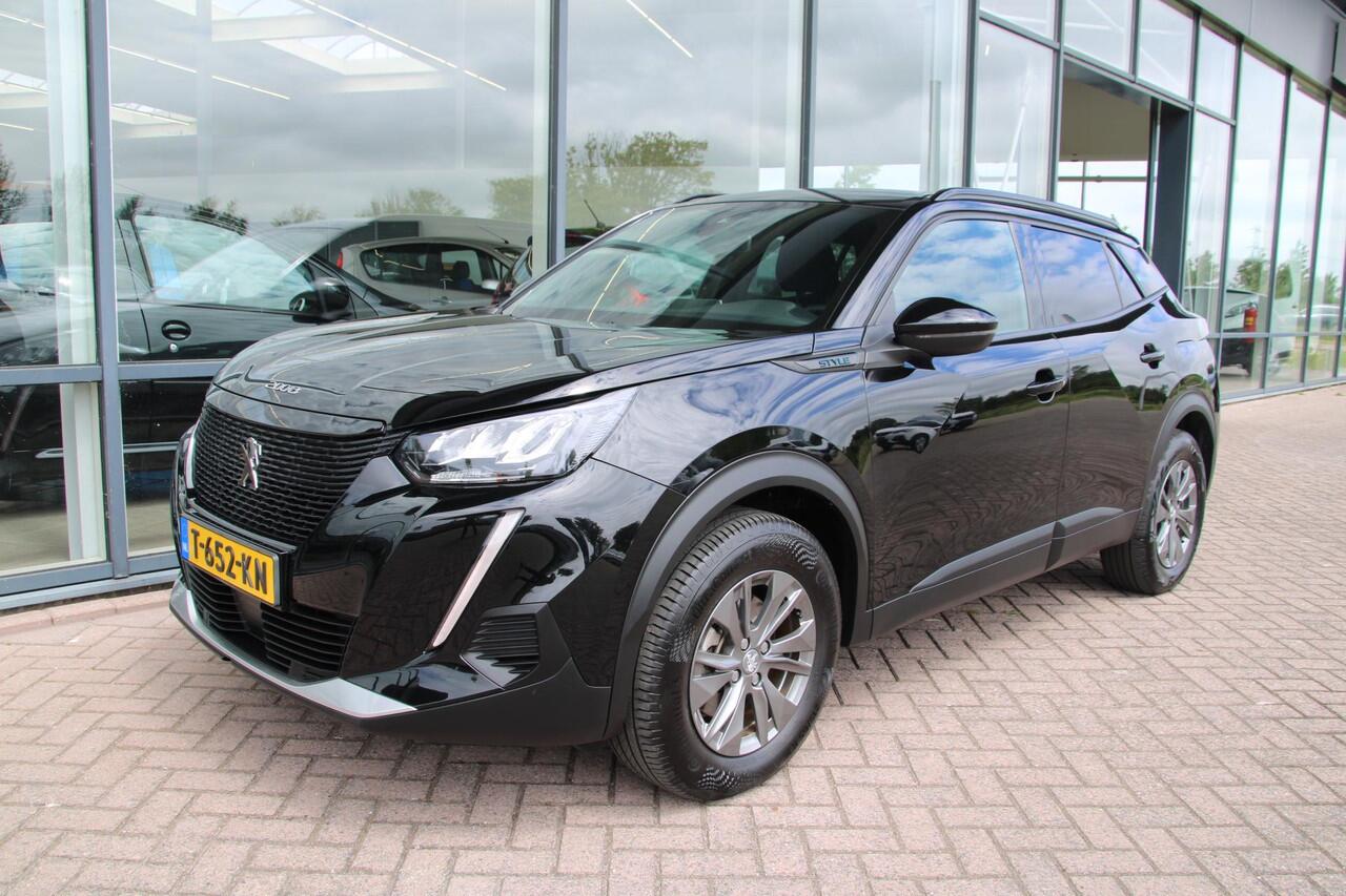Peugeot e-2008 EV Style 50 kWh Airco Navi Camera Carplay Zeer mooi