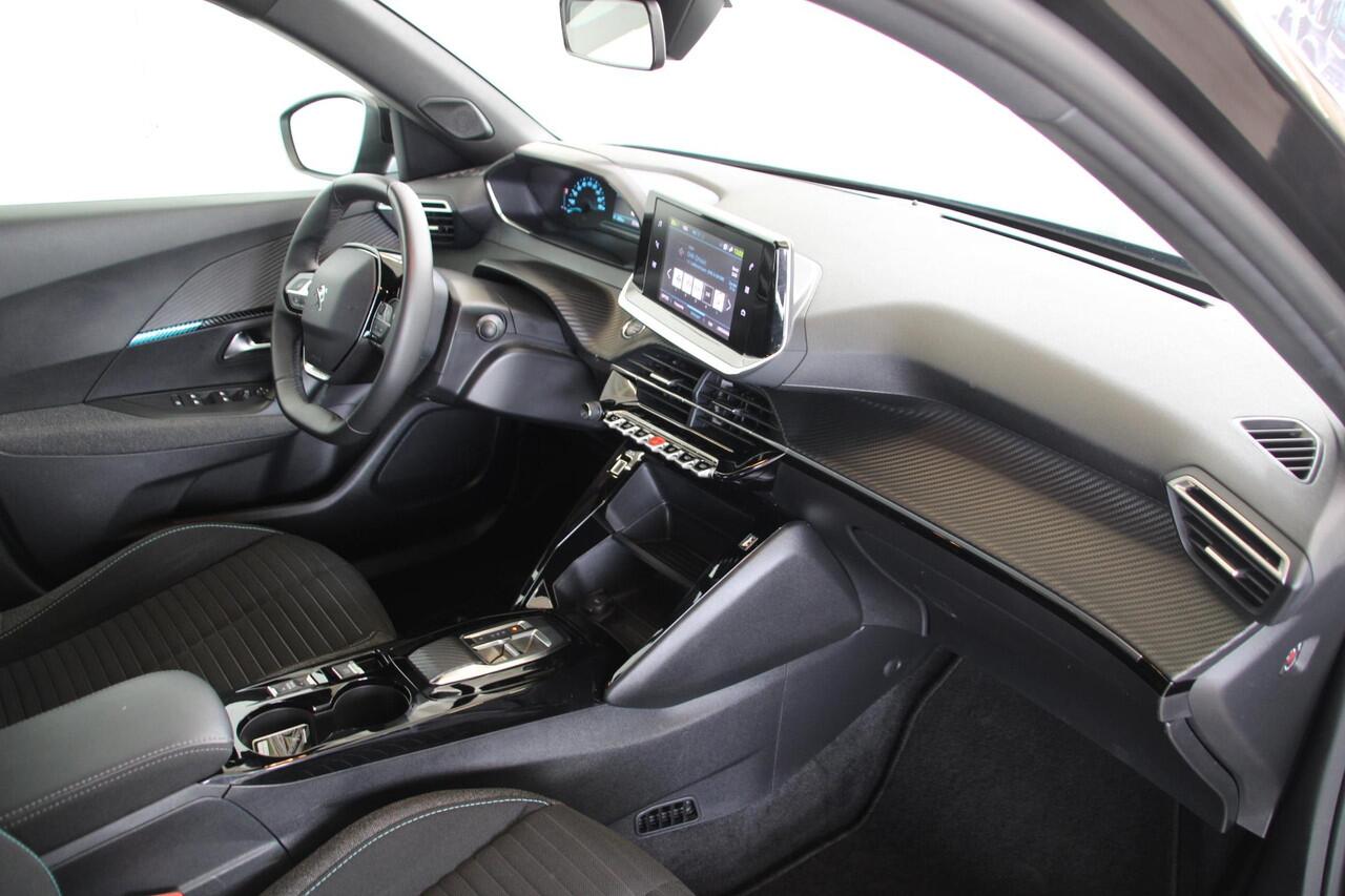 Peugeot e-2008 EV Style 50 kWh Airco Navi Camera Carplay Zeer mooi