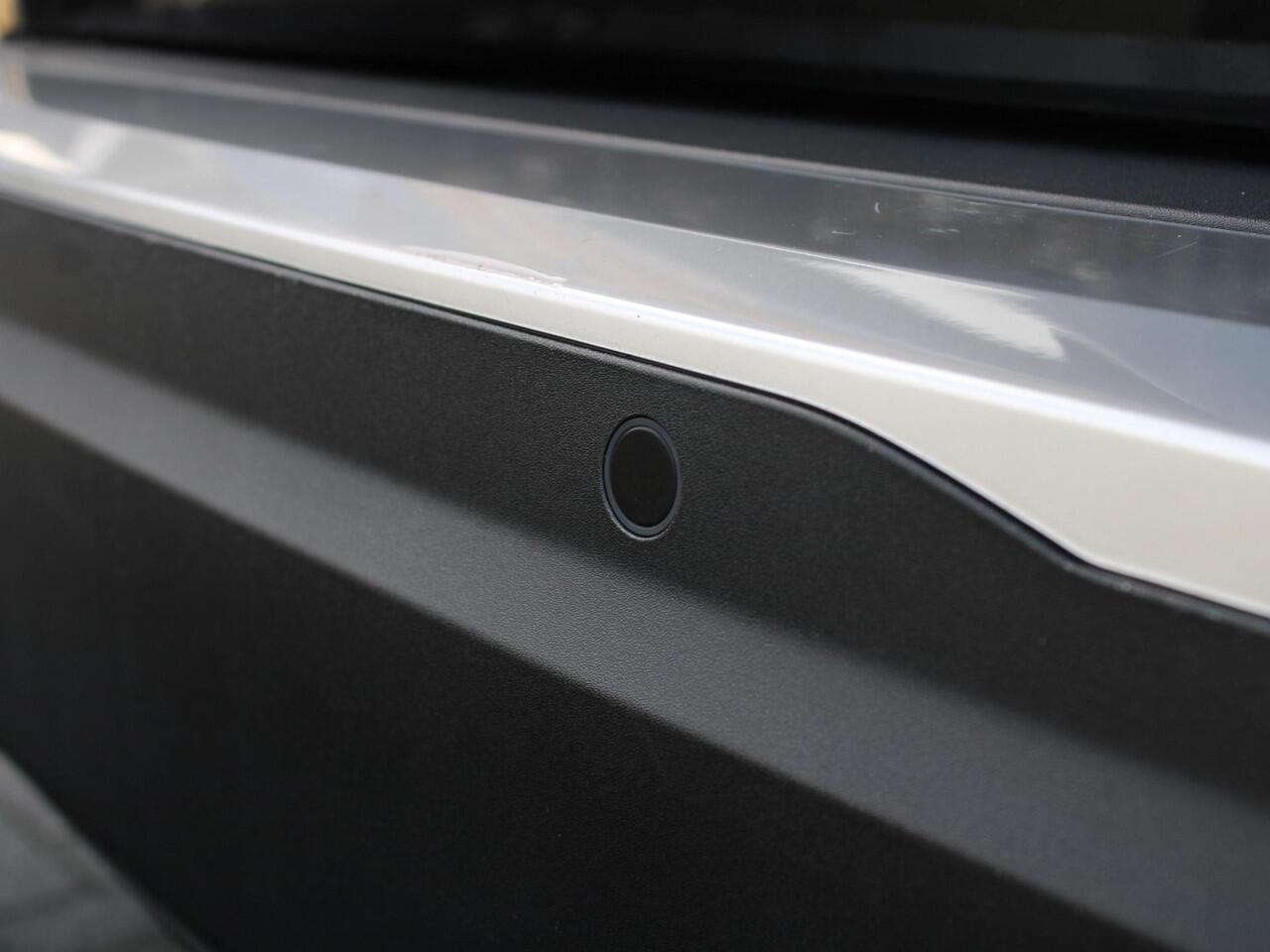 Peugeot e-2008 EV GT 50 kWh 136PK Automaat inclusief batterijtest Navigatie, Lichtmetalen velgen 18 inch, Keyless Entry, Dodehoek detectie