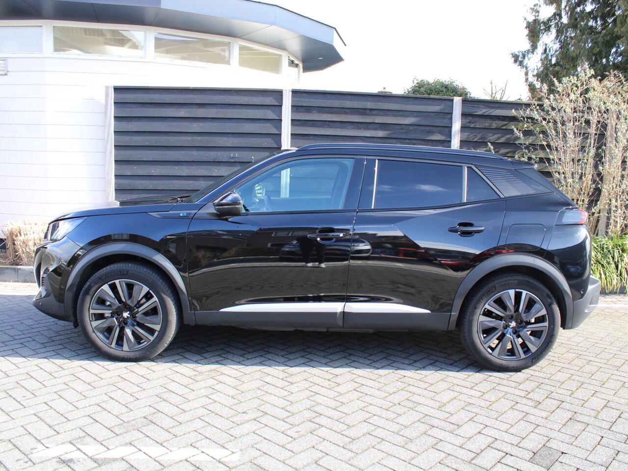 Peugeot e-2008 EV GT 50 kWh 136PK Automaat inclusief batterijtest Navigatie, Lichtmetalen velgen 18 inch, Keyless Entry, Dodehoek detectie