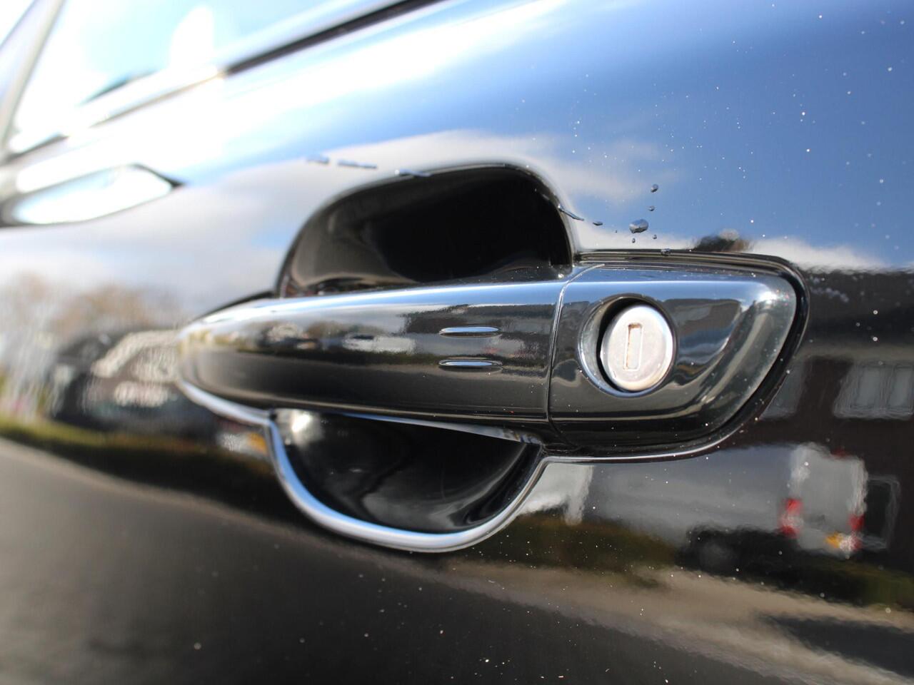 Peugeot e-2008 EV GT 50 kWh 136PK Automaat inclusief batterijtest Navigatie, Lichtmetalen velgen 18 inch, Keyless Entry, Dodehoek detectie