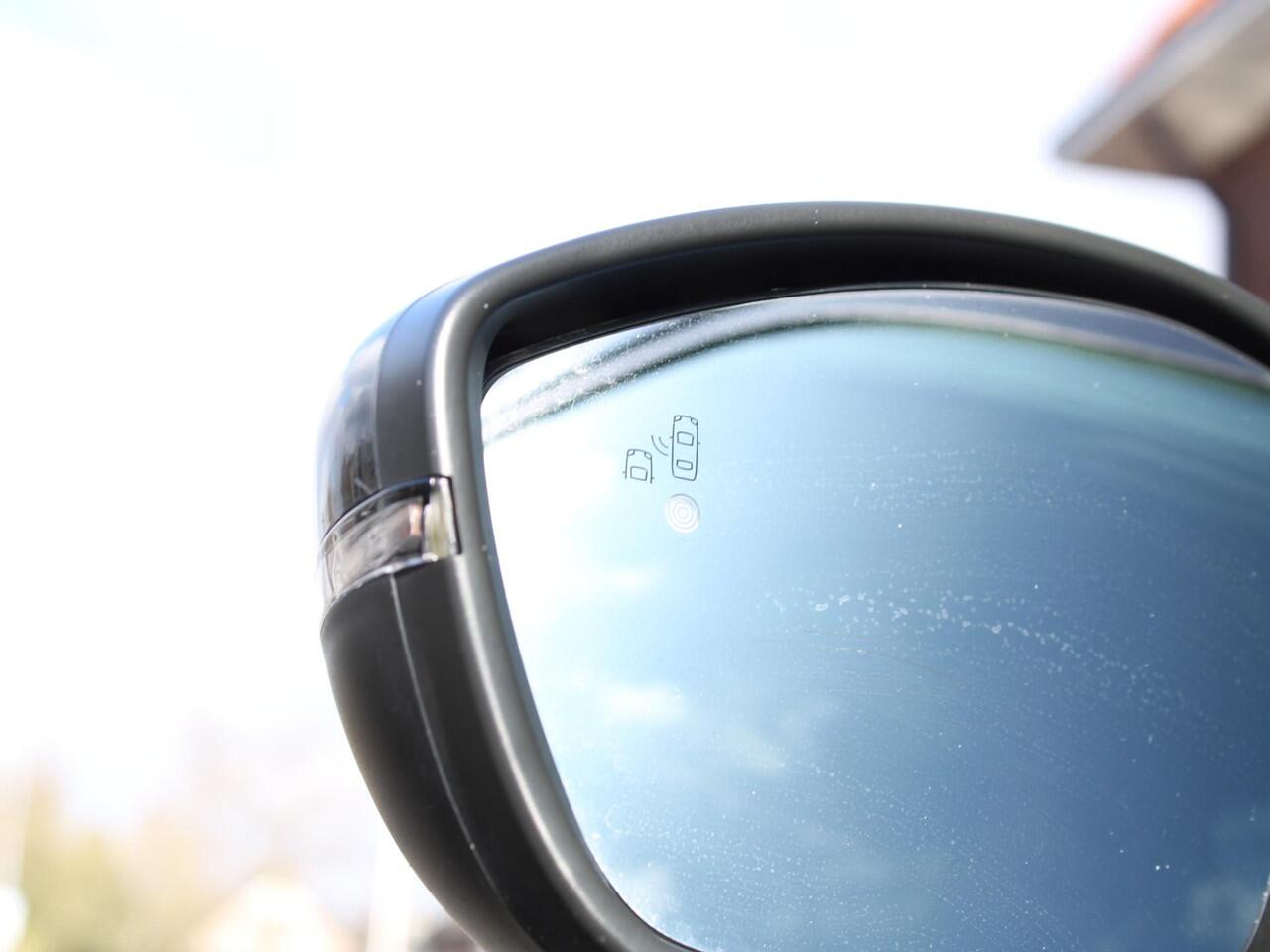 Peugeot e-2008 EV GT 50 kWh 136PK Automaat inclusief batterijtest Navigatie, Lichtmetalen velgen 18 inch, Keyless Entry, Dodehoek detectie