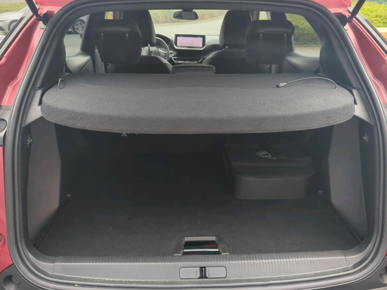 Peugeot e-2008 EV Allure 54 kWh Navi/Camera/Adaptieve Cruise Control/400km Rijbereik/GEEN AFLEVERKOSTEN