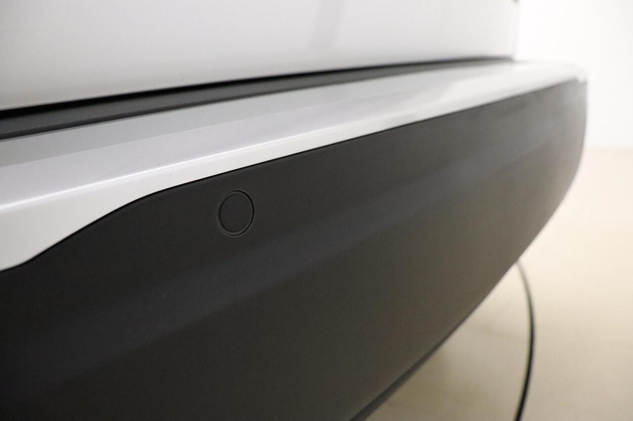 Peugeot e-2008 EV GT 50 kWh 136 Pk | Navigatie | Stoelverwarming | Cruise Control | Camera Achter