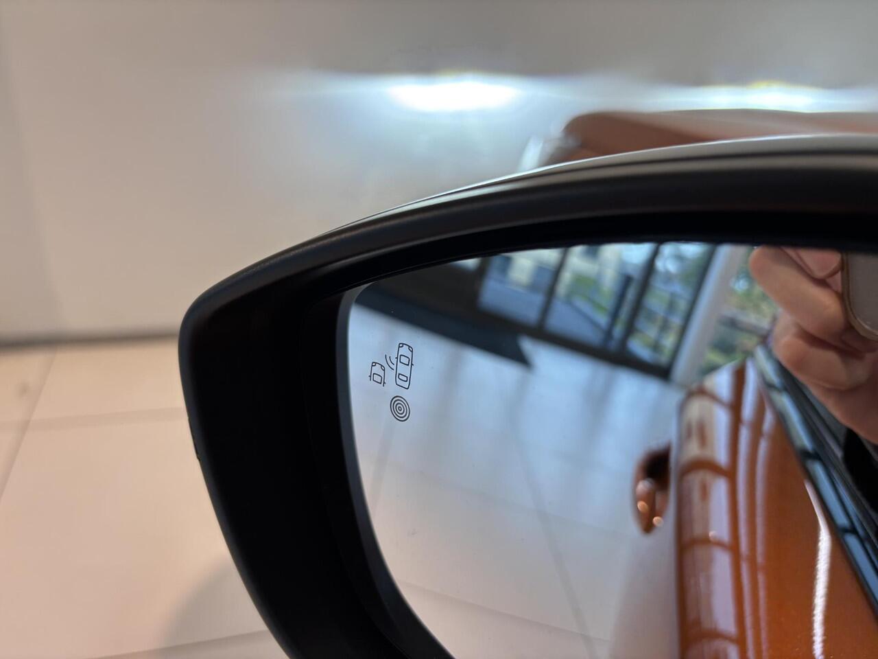 Peugeot e-2008 EV GT 50 kWh Panoramadak | Stoelverwarming | Navigatie | Android auto / Apple carplay