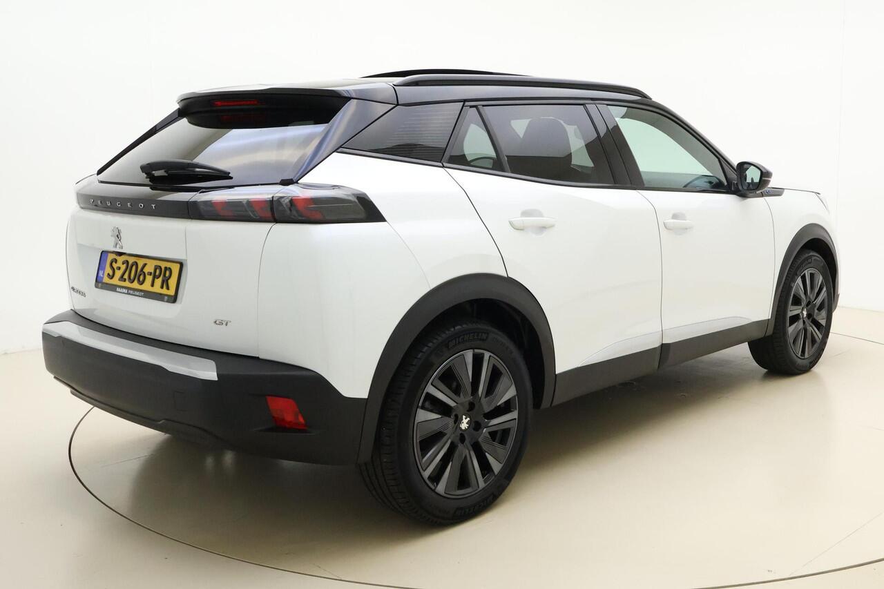 Peugeot e-2008 EV GT 50 kWh 136 Pk | Navigatie | Stoelverwarming | SoH 100%! | Cruise Control | Camera Achter