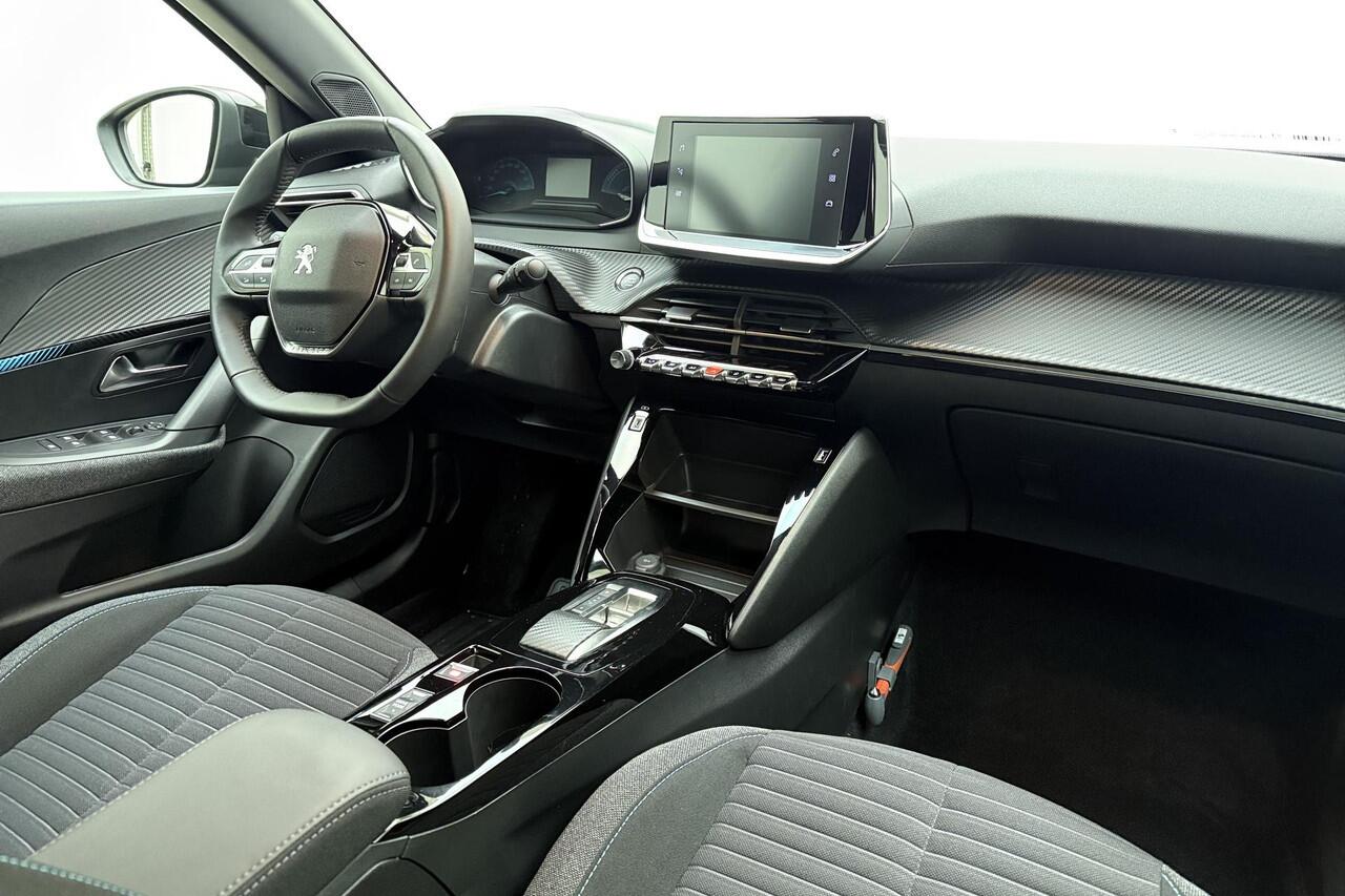 Peugeot e-2008 EV Style 50 kWh Navigatie | Apple Carplay/Android Auto | Camera | Climate en cruise control