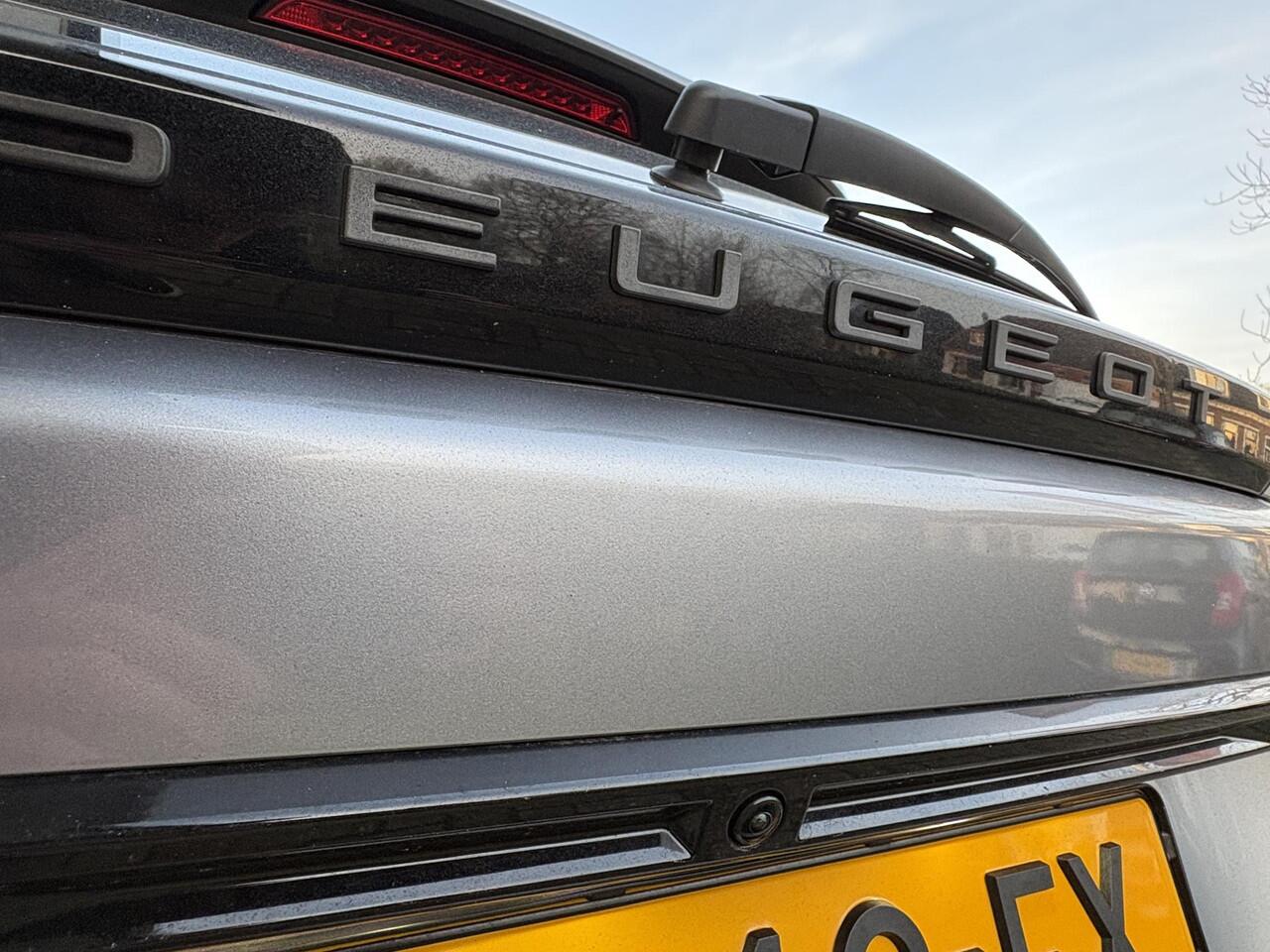 Peugeot e-2008 EV Allure 54 kWh | Adaptieve Cruise Control | 360gr camera | Keyless Entry | Stoelverwarming | Navigatie | 100kW snel laden