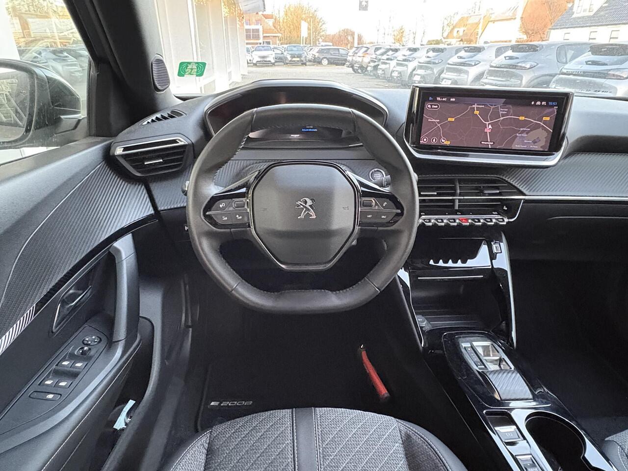 Peugeot e-2008 EV Allure 54 kWh | Adaptieve Cruise Control | 360gr camera | Keyless Entry | Stoelverwarming | Navigatie | 100kW snel laden