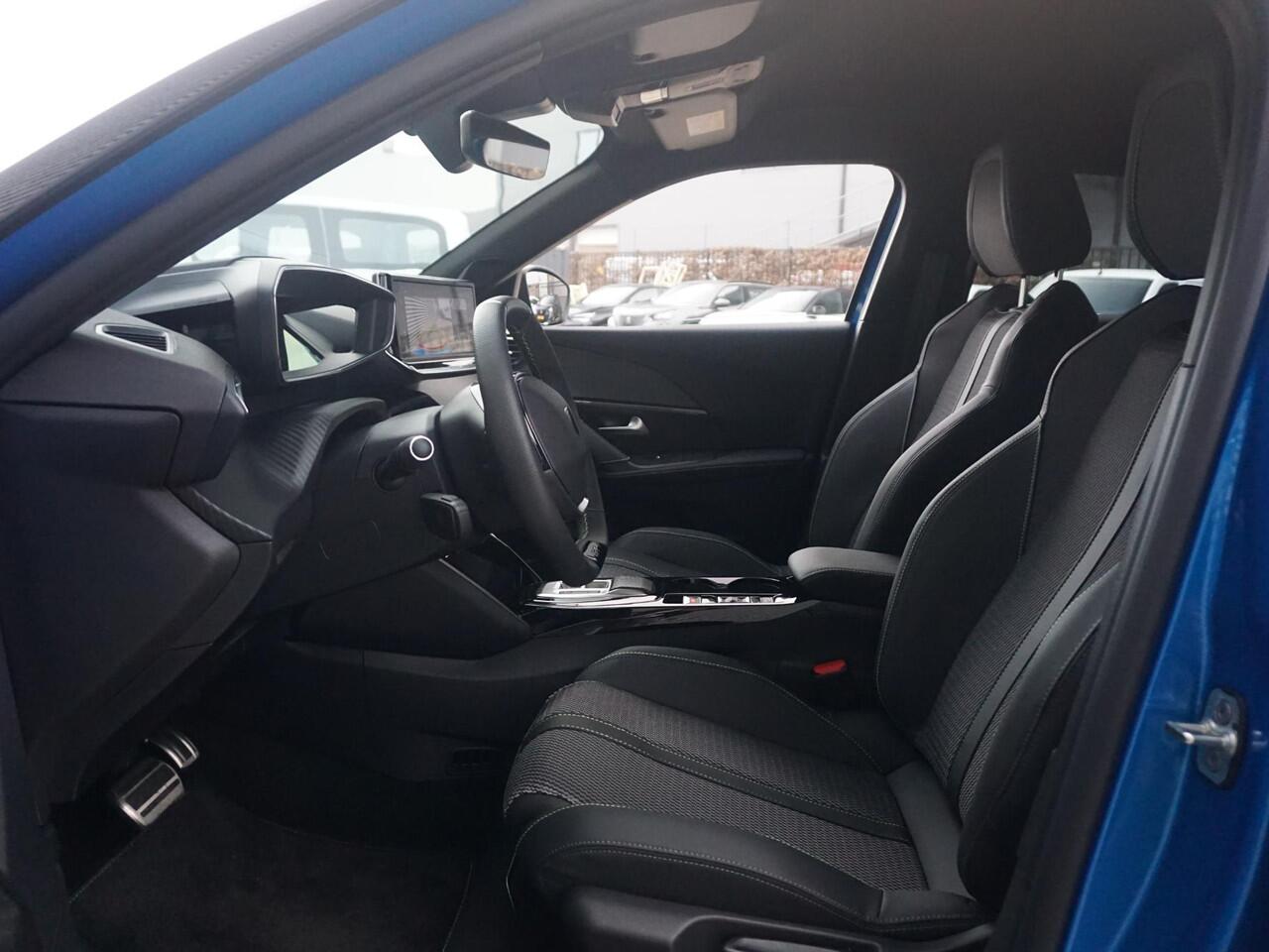 Peugeot e-2008 EV GT 54 kWh Camera pakket | 4 Seizoensbanden