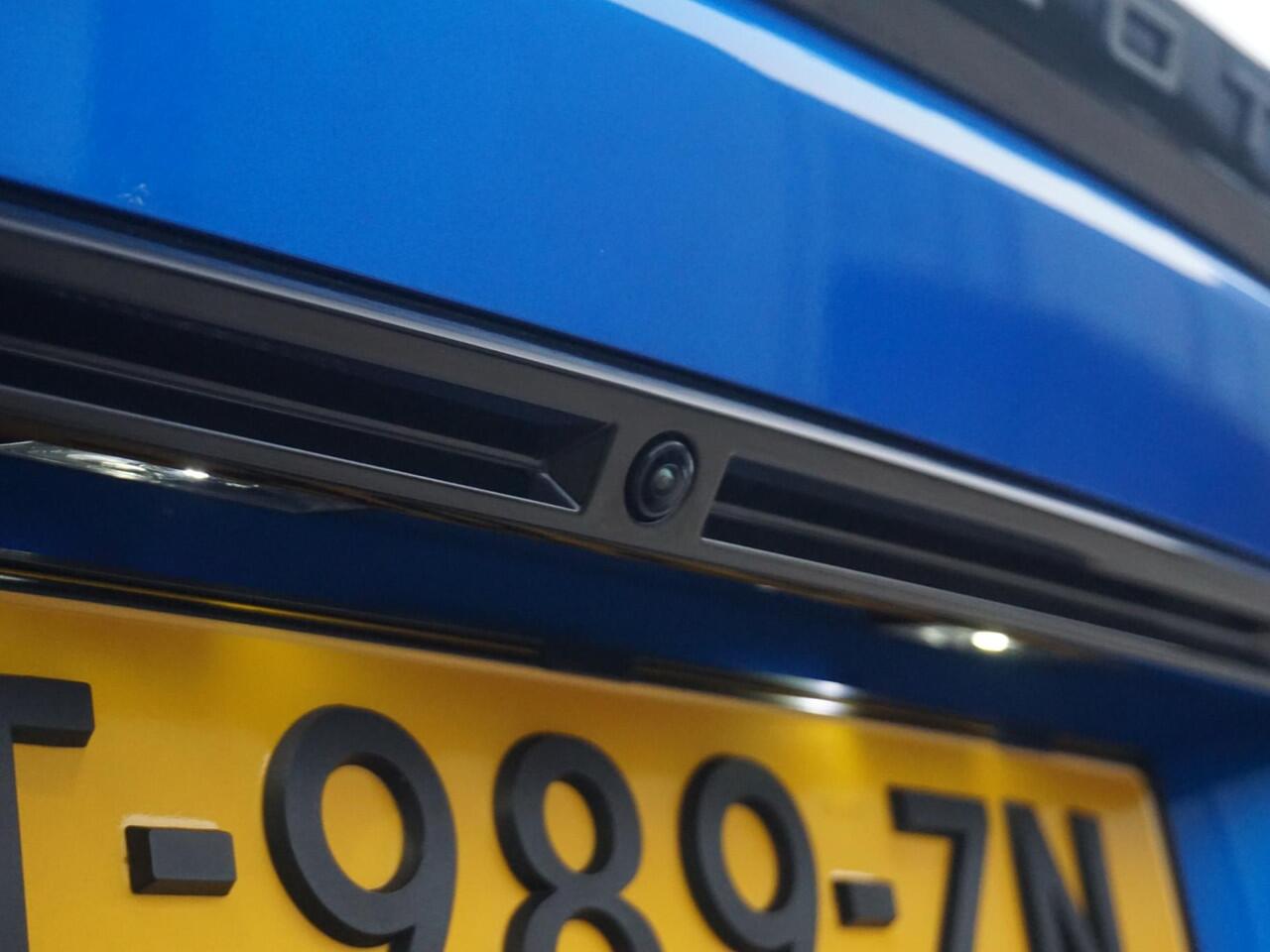 Peugeot e-2008 EV GT 54 kWh Camera pakket | 4 Seizoensbanden