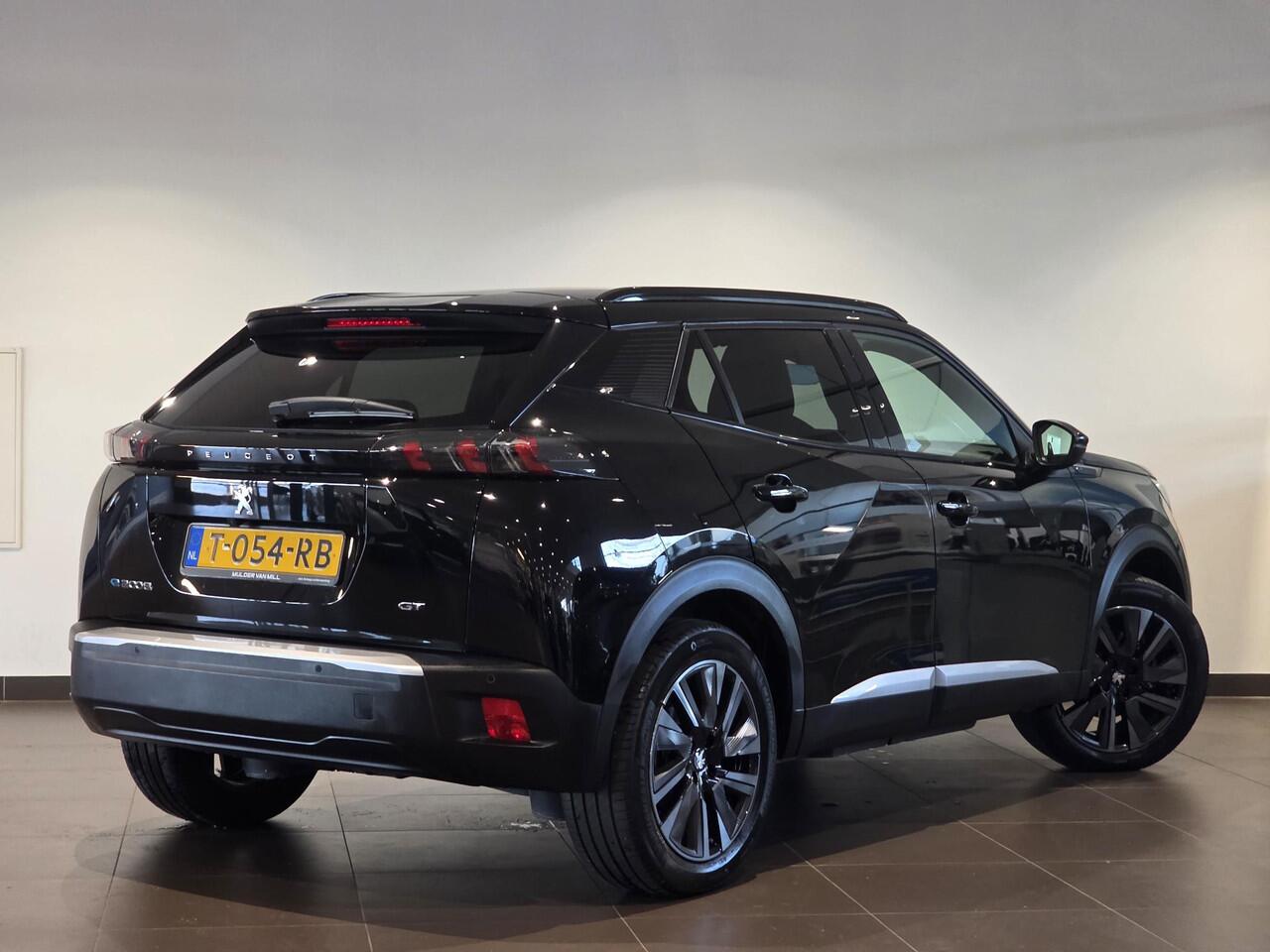 Peugeot e-2008 GT EV 50kWh 136pk AUTOMAAT | SCHUIF/KANTELDAK | STOELVERW. | 18" EVISSA | CLIMA | NAVI | CAMERA |