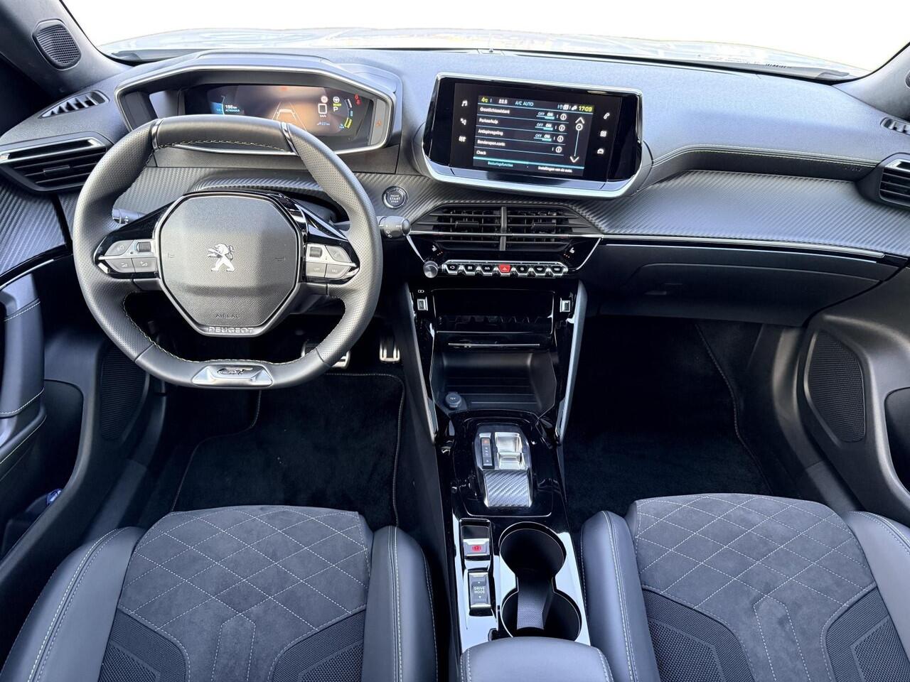 Peugeot e-2008 EV GT 50 kWh Slechts 20km! | Panoramadak | 3-fase | Electr. best. stoel | SOH 99,5%