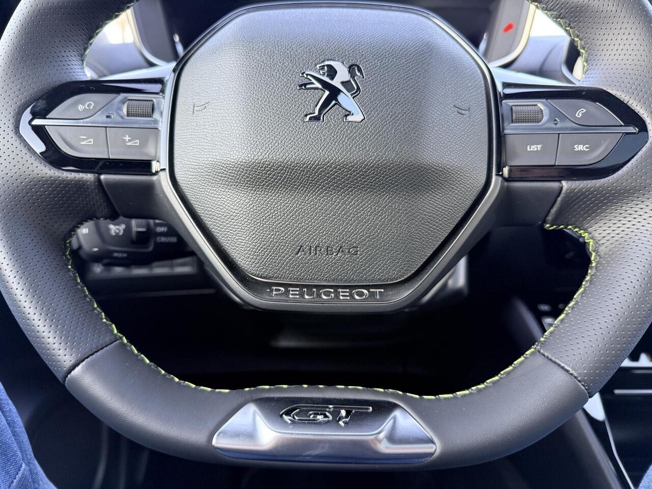 Peugeot e-2008 EV GT 50 kWh Slechts 20km! | Panoramadak | 3-fase | Electr. best. stoel | SOH 99,5%